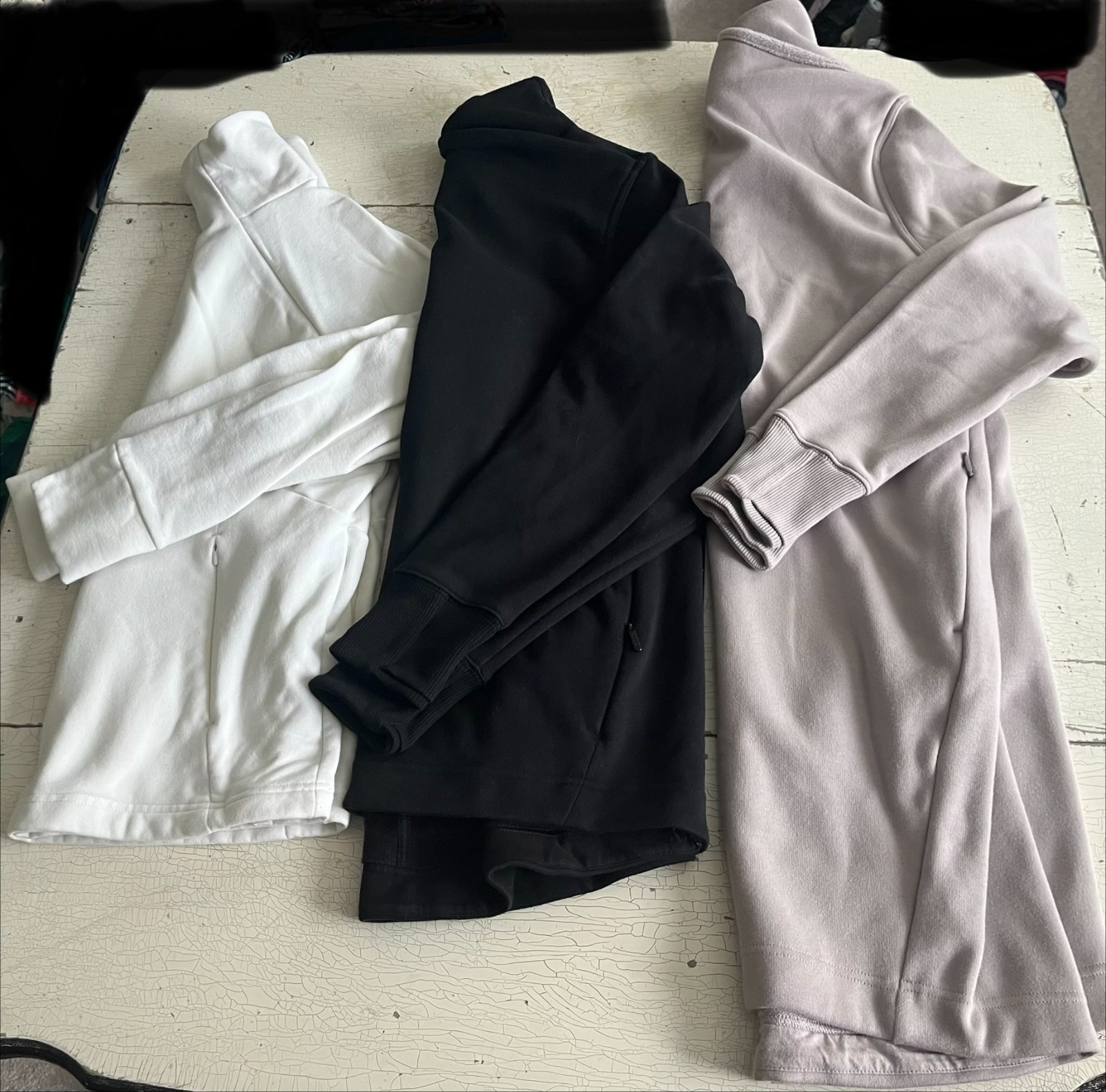 Women’s ATHLETA White/Black/Beige Pullover Size Small Lot