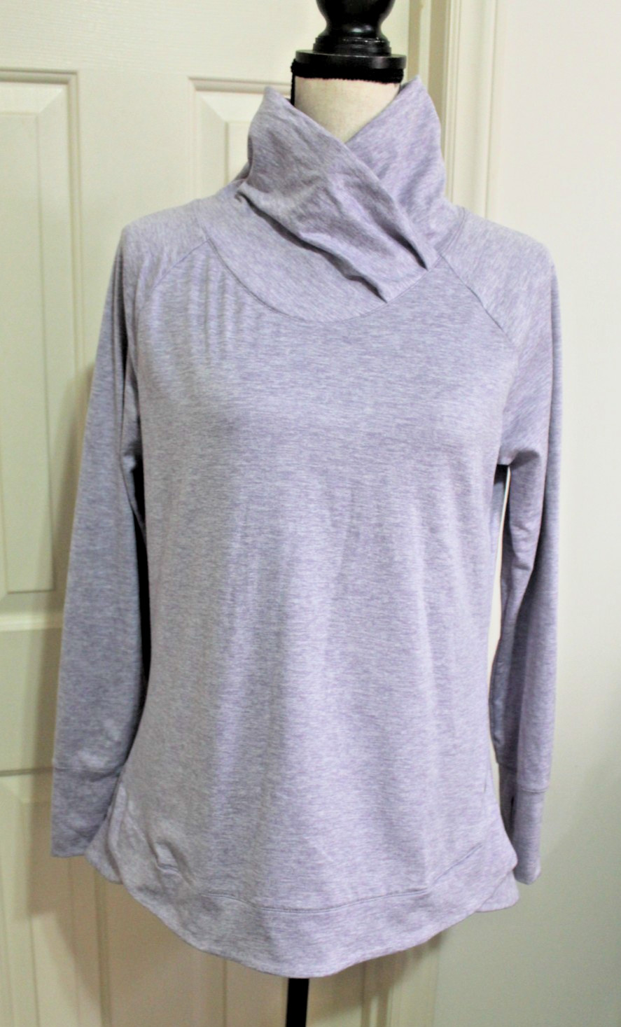Apana Lilac Athleisure Size Medium Long Sleeve Mock Neck Athleisure Top Women’s