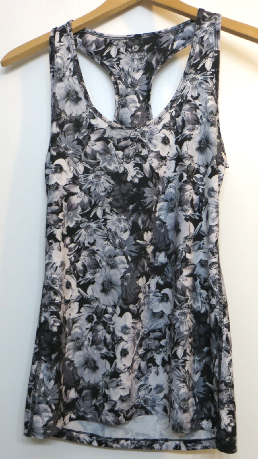 90 Degree Tank Top Shirt Womens Medium Black Gray Floral Flowers Active SMALLER