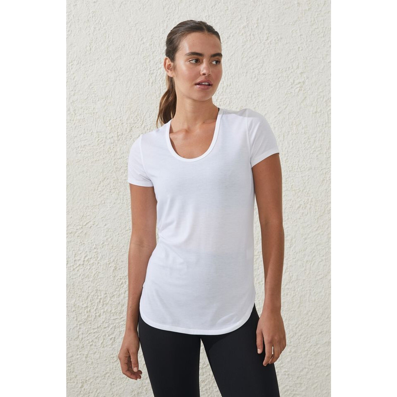 Cotton On Body Women Gym T Shirt XS White Short Sleeve Scoop Neck Curved Hem NWT