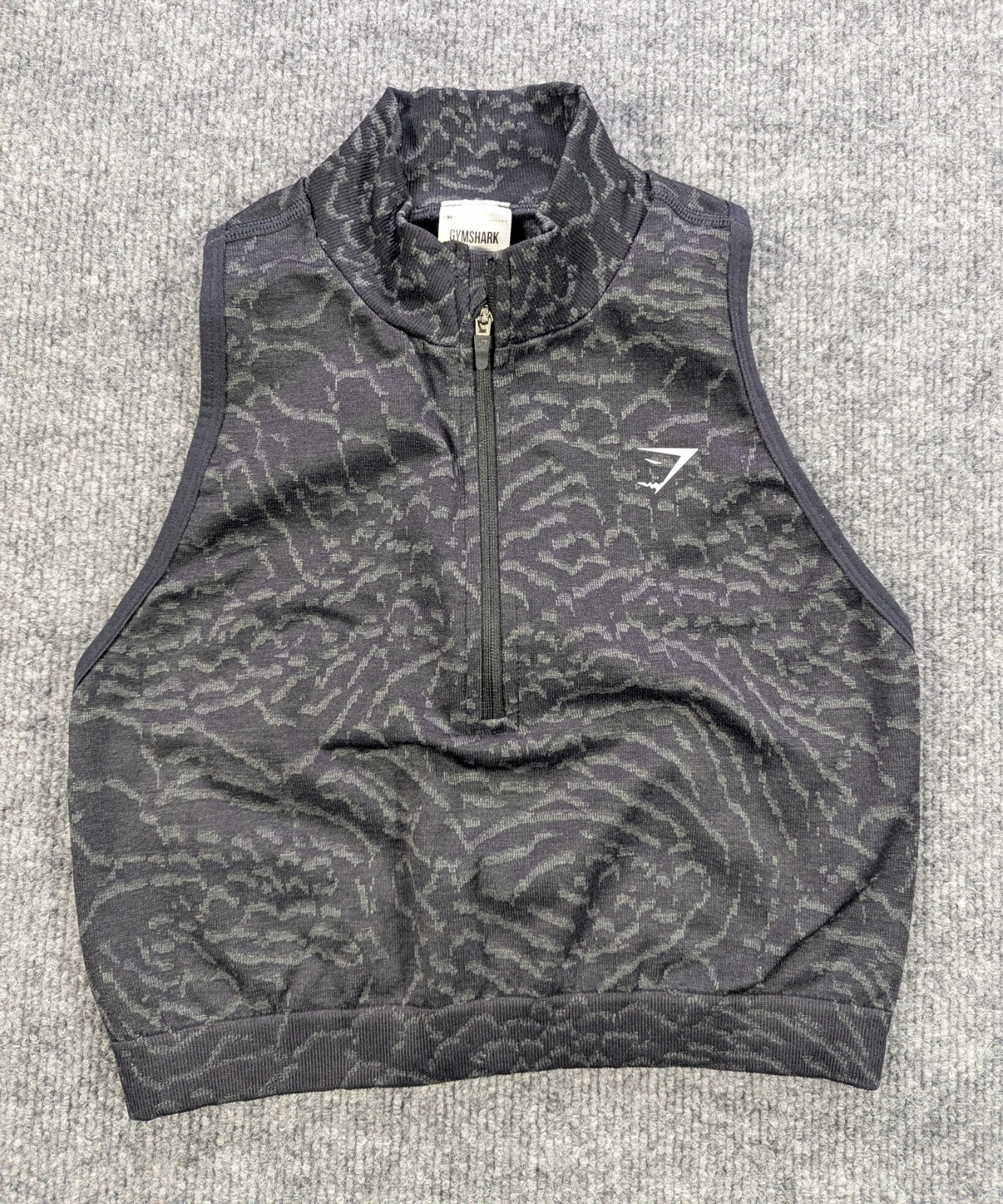 Gymshark Adapt Animal Seamless 1/2 Zip Crop Tank Women’s Size Medium Black Grey