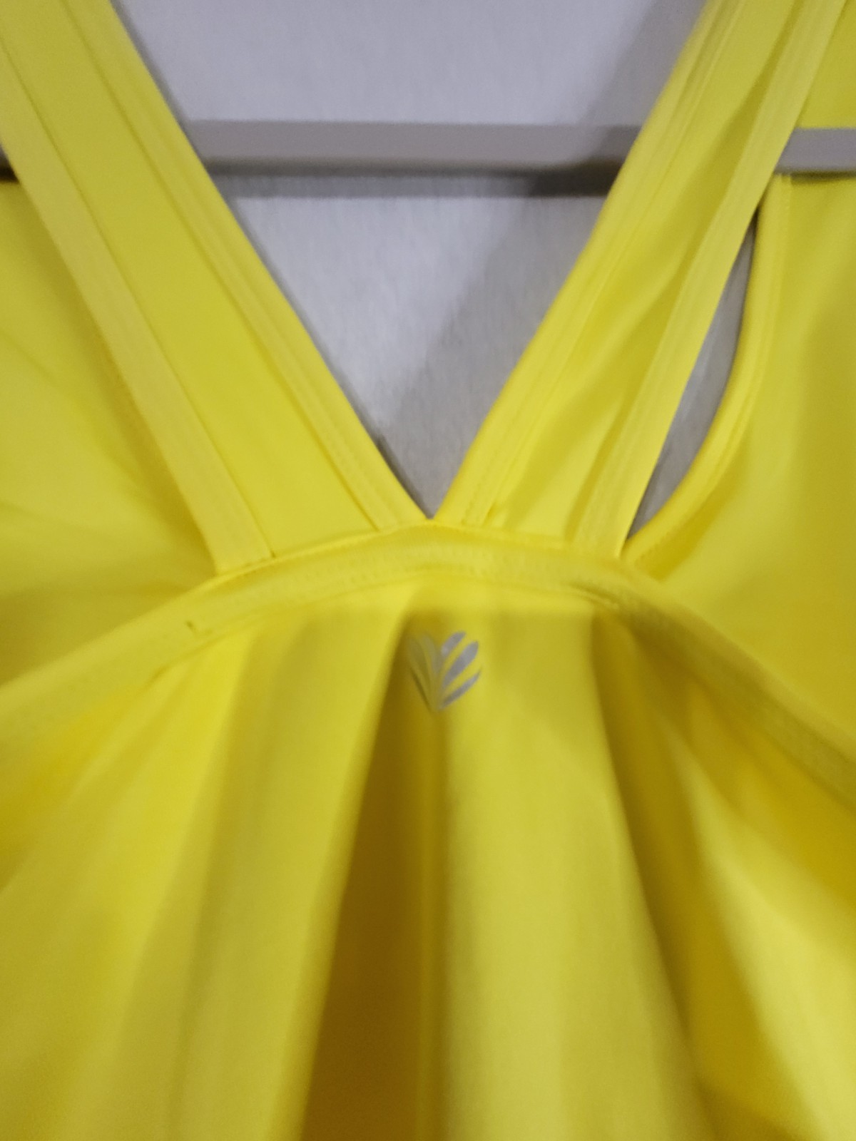 Yellow Athletic Fit Polyester Scoop Neck Racerback Tank Top Women’s M