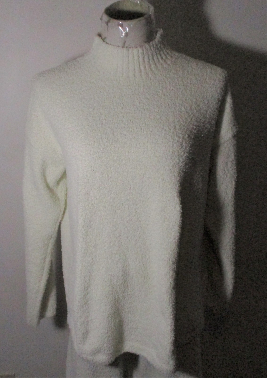 UNI QLO Ivory Beige Warm Fleece 2 Pc Lounge Pants & Top Outfit Size M