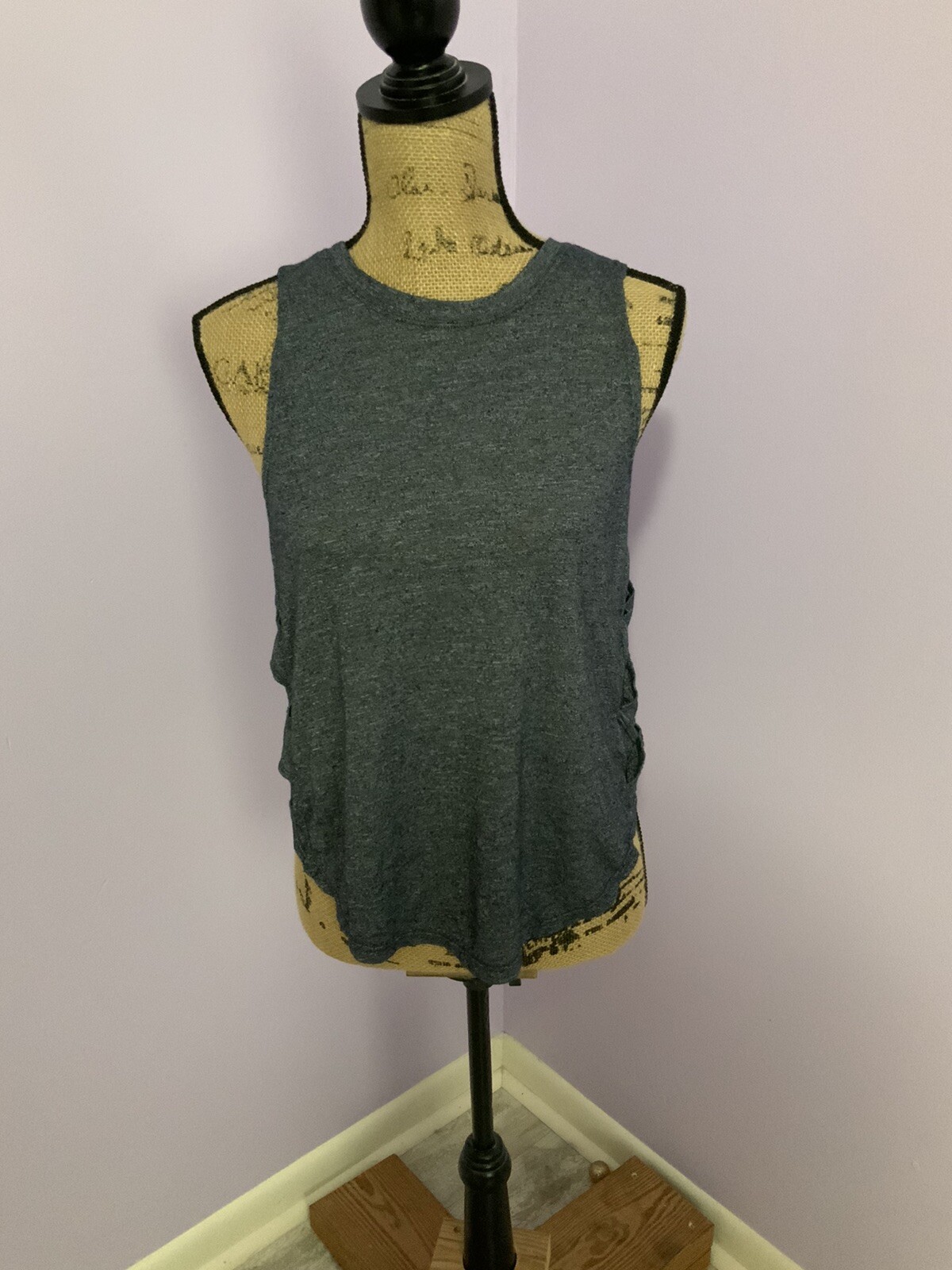 Gaiam Gray Sleeveless Workout Top Size XS