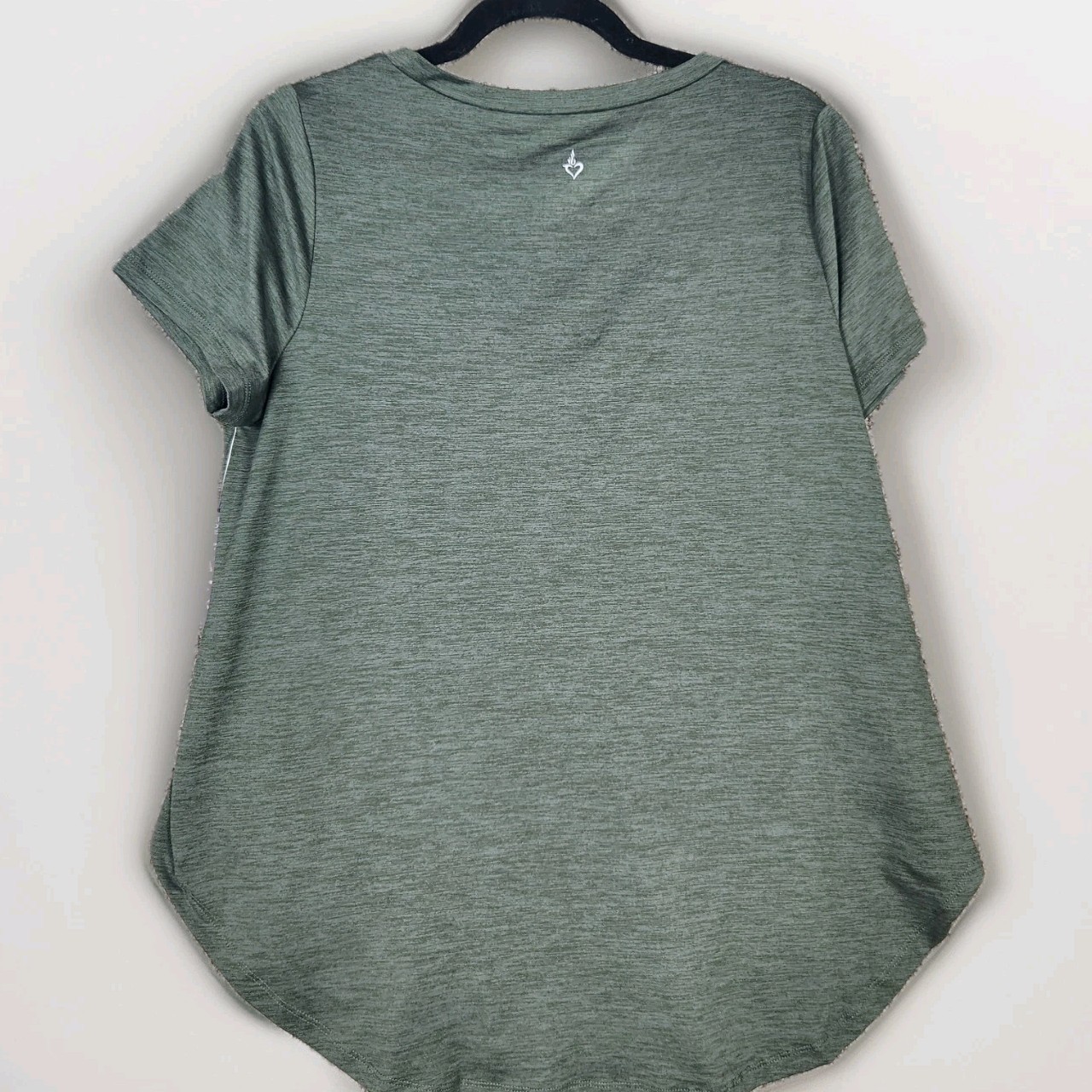 Torrid Active Super Soft Performance Tee T Shirt Sz 00 M/L 10 Green V Neck NWT