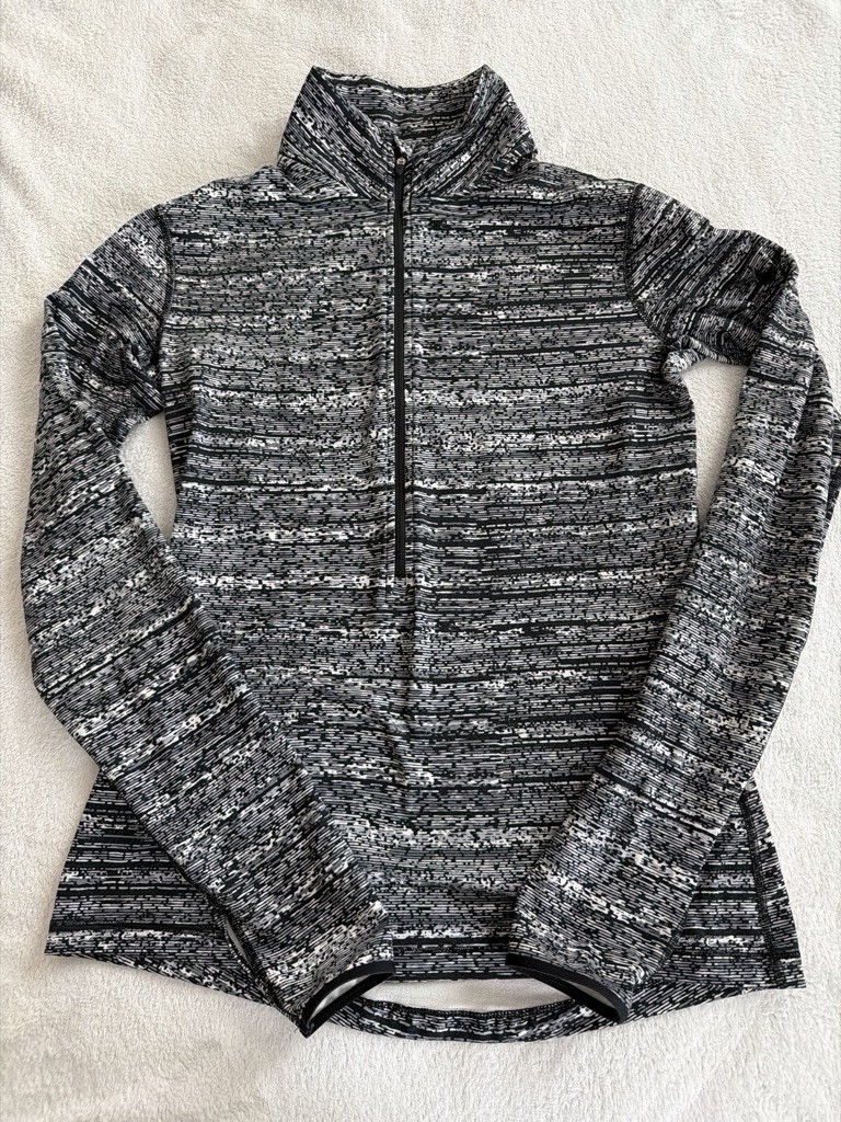 Nike Pro Dri-FIT Women’s M Black/Gray Abstract 1/2 Zip Mock Neck Top