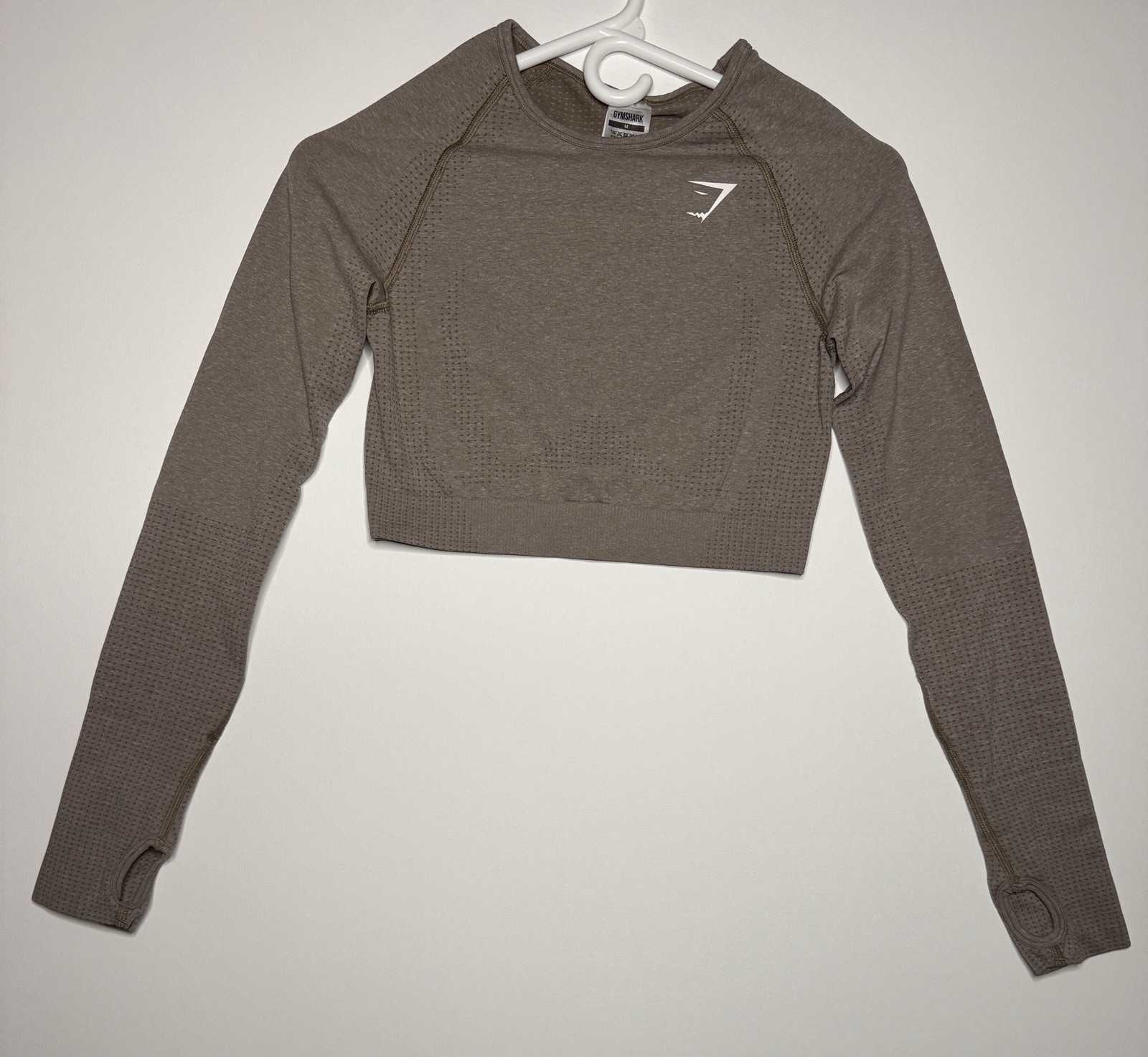 Gym Shark Long Sleeve Cropped Activewear Top – Women’s Size Medium Beige