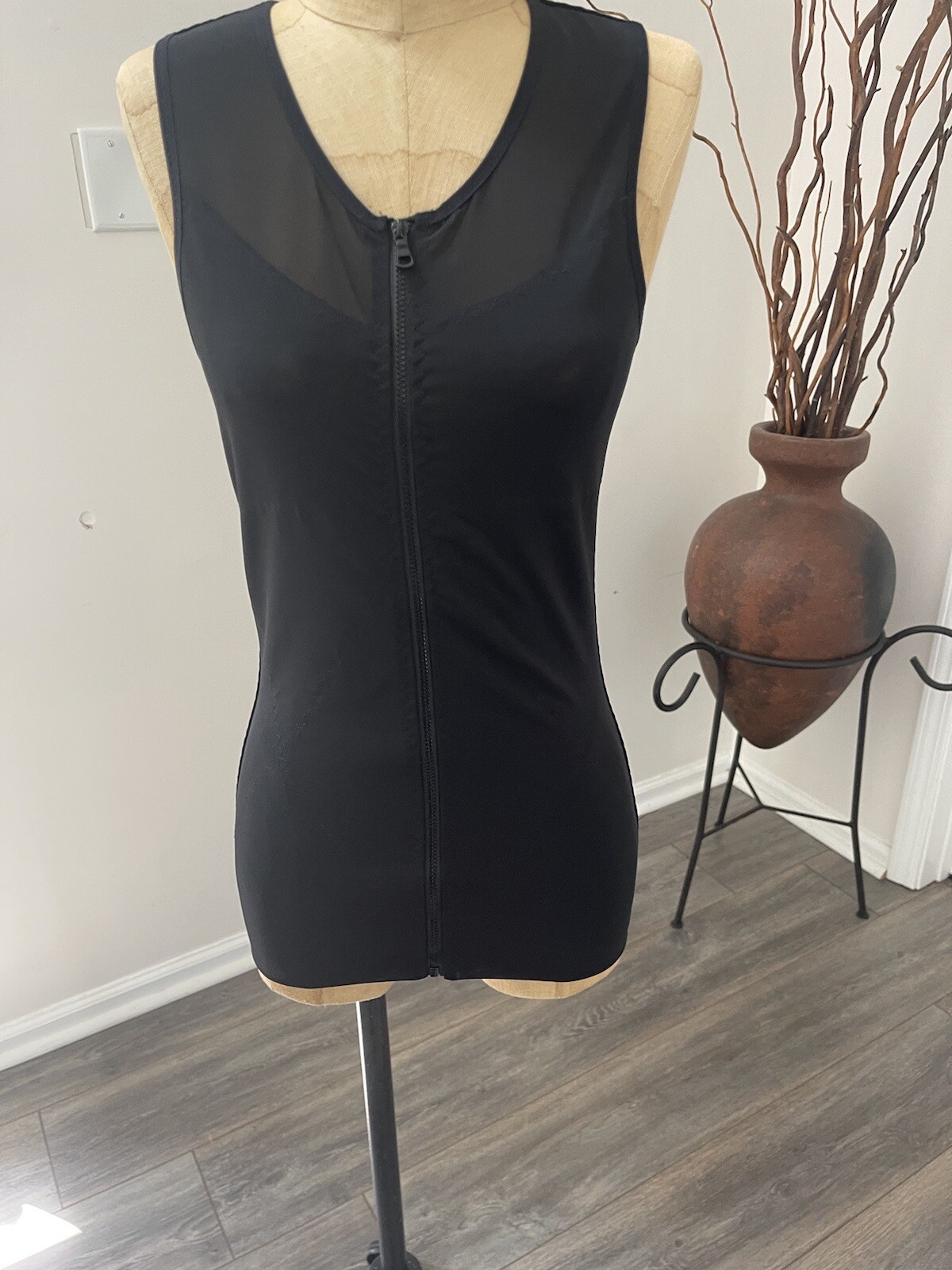 Zerobody Women’s Size M Shapewear Sliming Black Stretch Zipper Front