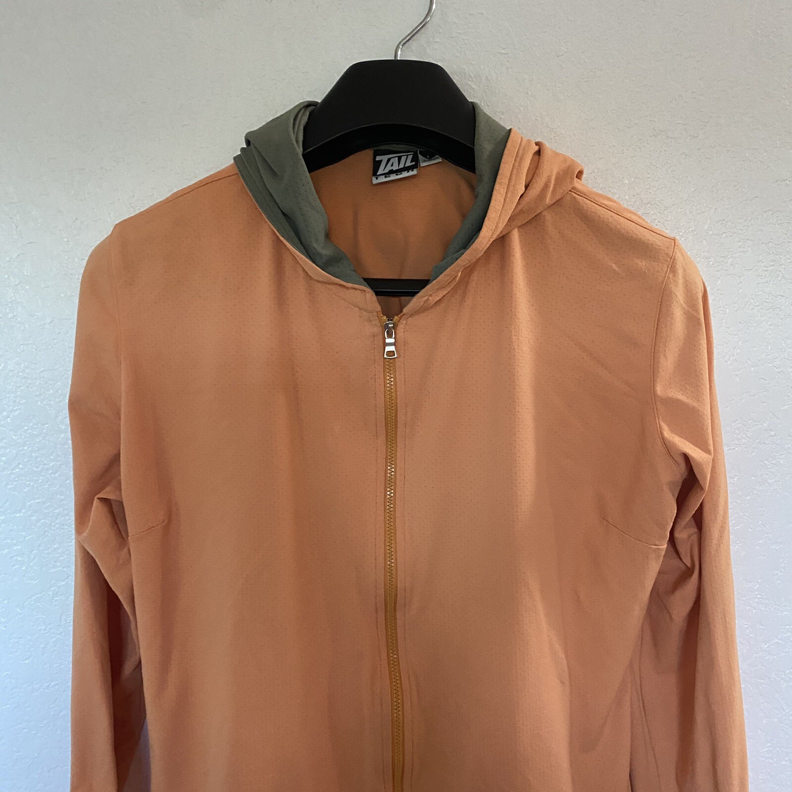 Tail Tech Women’s Light Peach Stretch Full Zip Hooded Light Jacket Size L