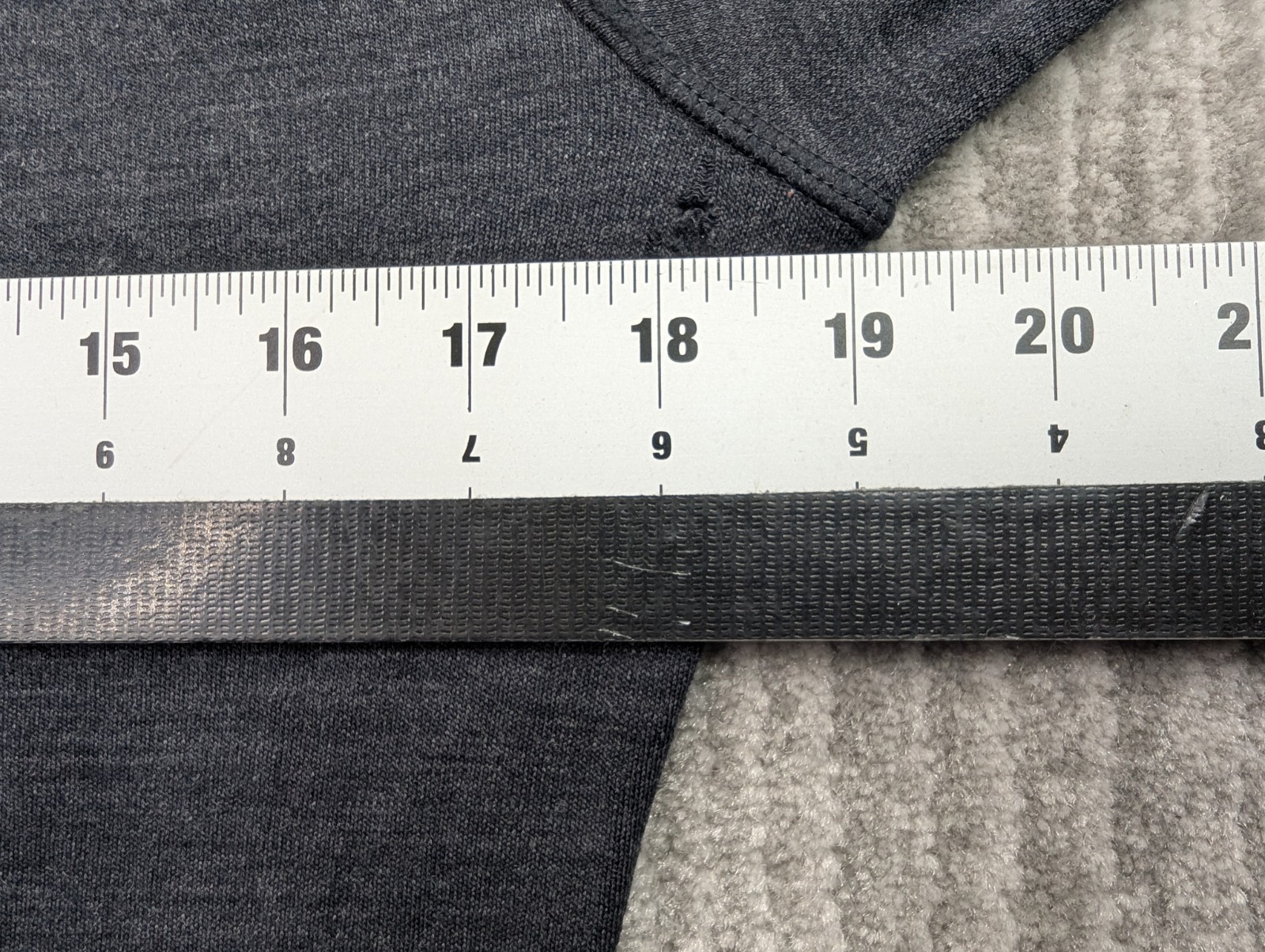 Smartwool Base Layer Top Women’s Medium 100% Merino Wool Gray 1/4 Zip HOLES