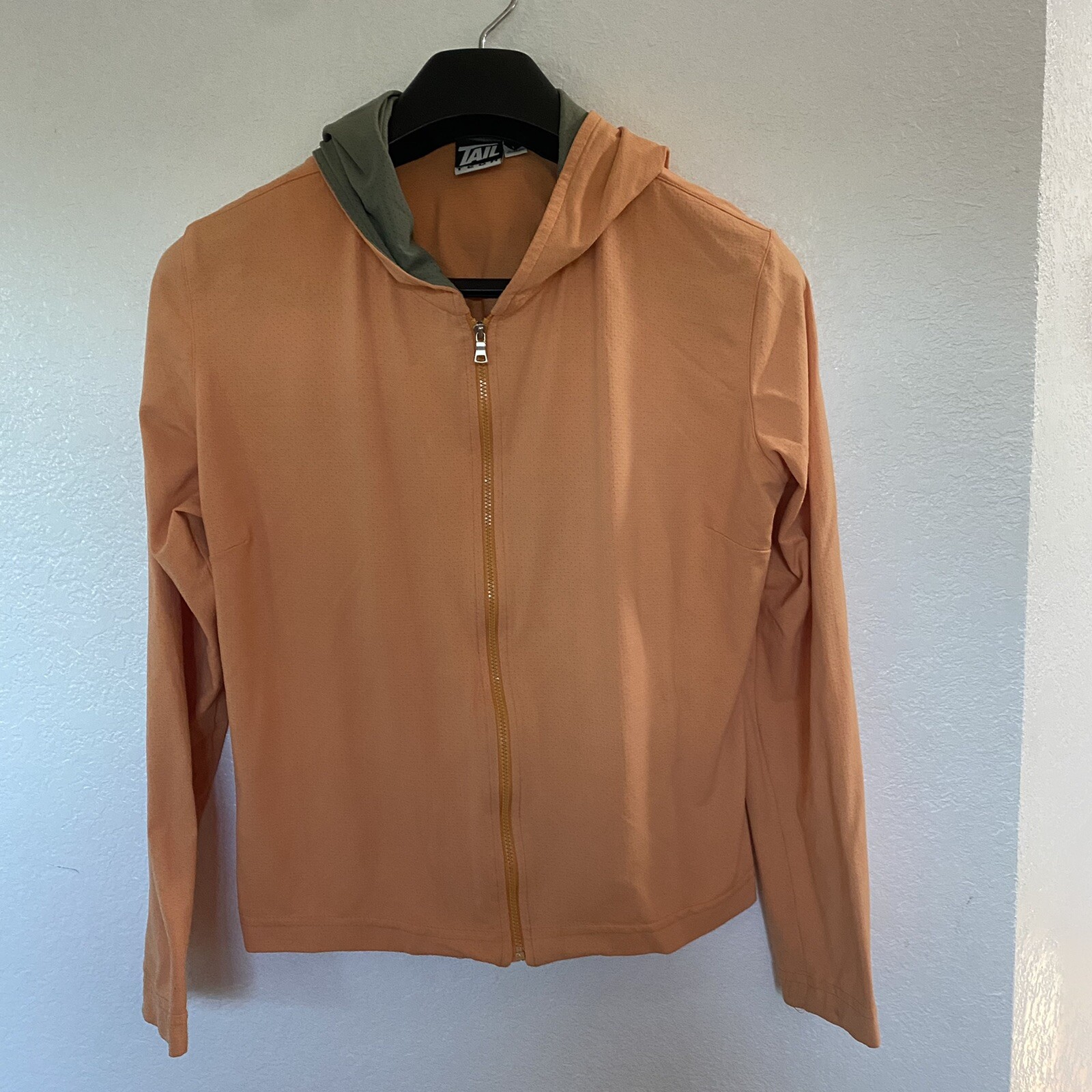 Tail Tech Women’s Light Peach Stretch Full Zip Hooded Light Jacket Size L