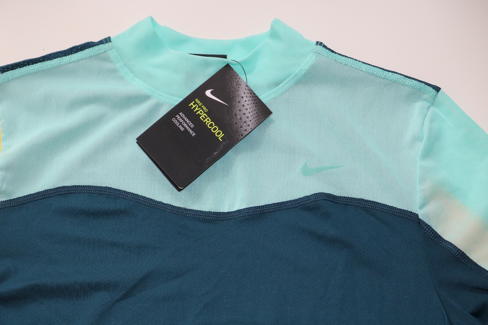 NIKE PRO HYPERCOOL TRAINING MESH SLIM FIT LONG SLEEVE TOP AR6699-304 WOMEN S