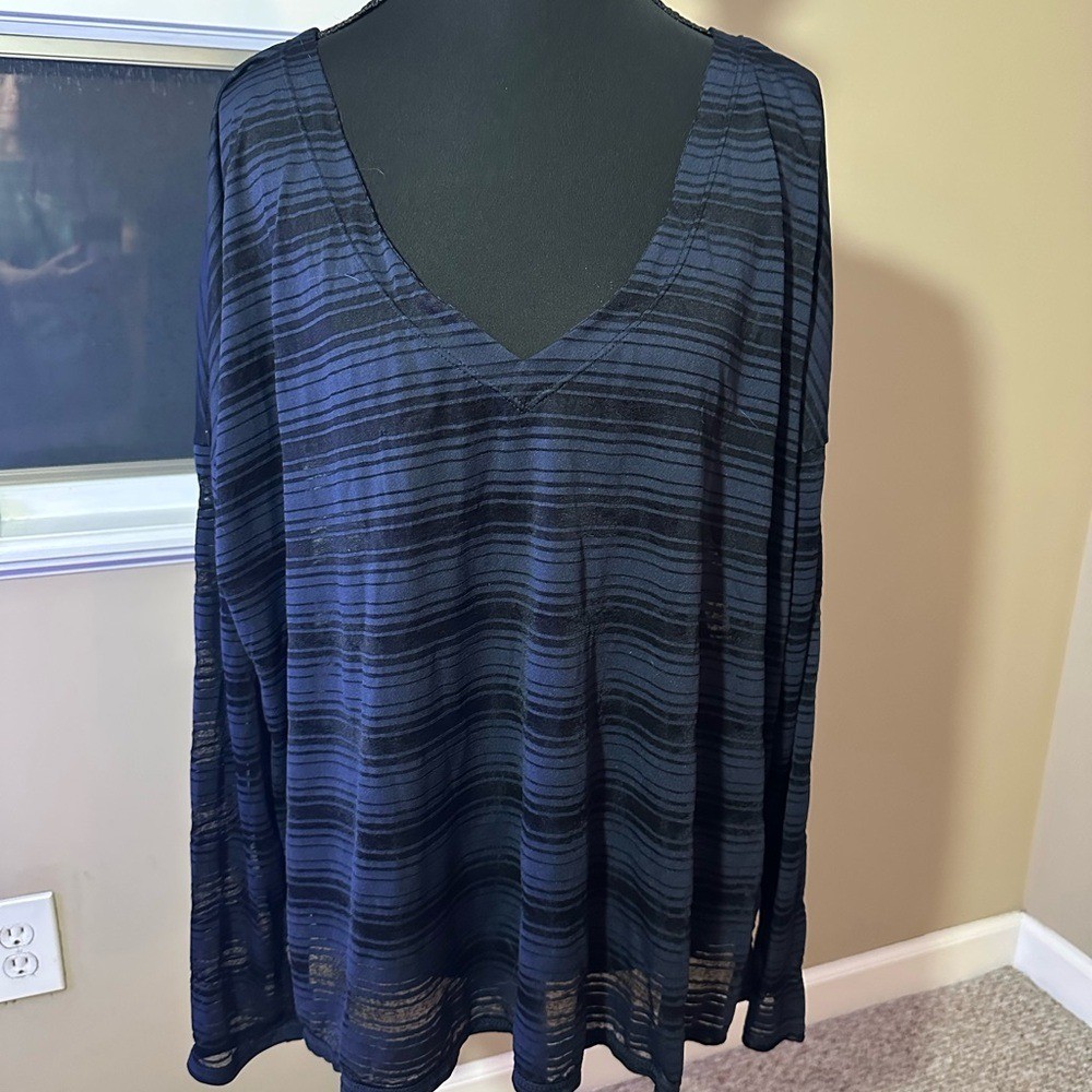 Athleta Womens XL Navy Blue Black Striped Burnout Open Back V-Neck Long Sleeve