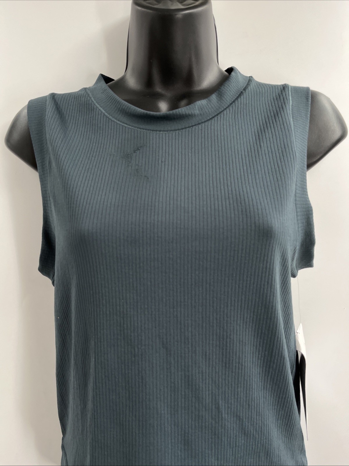 Athleta Women’s Crew Neck Sleeveless Renew Seamless Muscle Tank Blue Size Large
