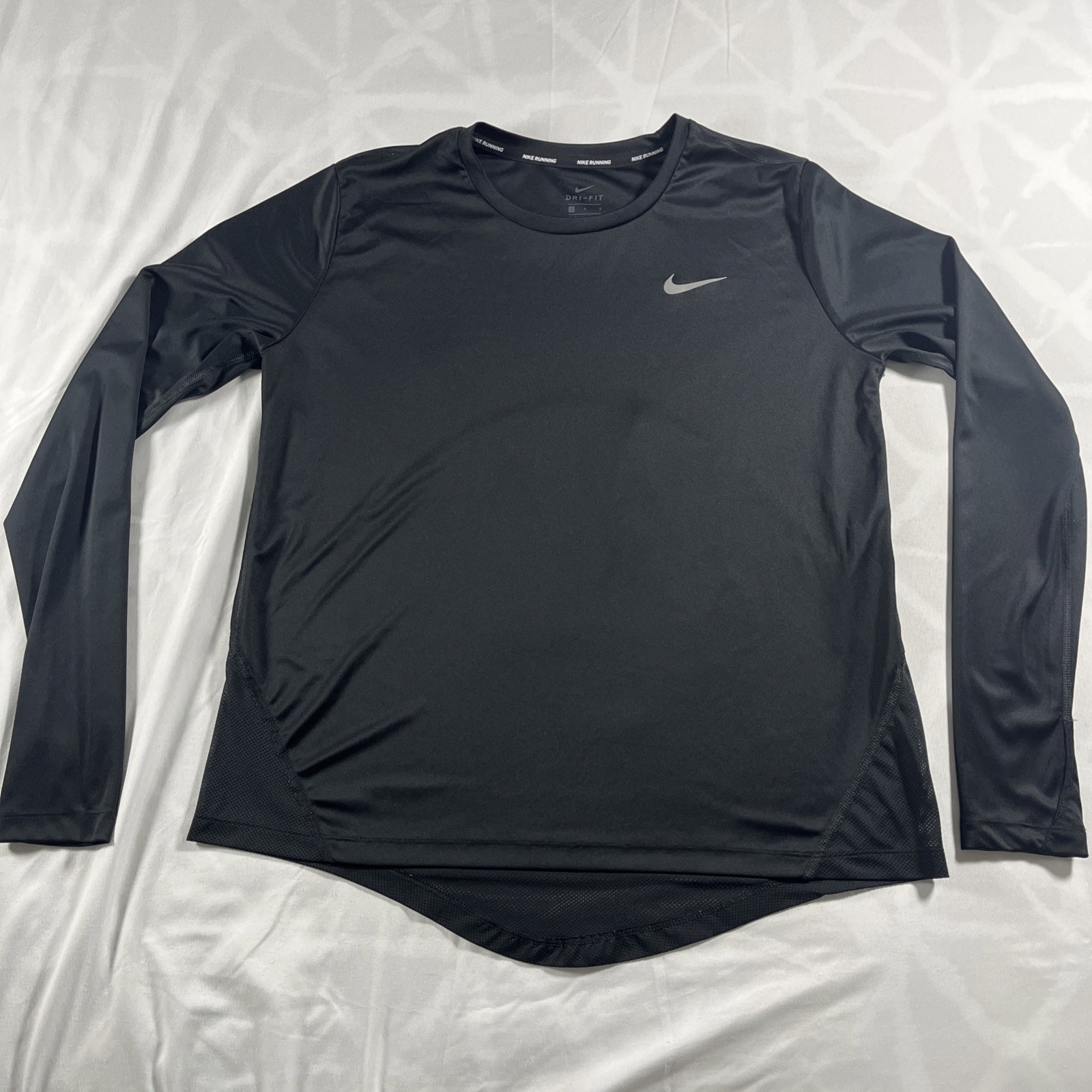 Nike Running Womens Miler Long Sleeve Top DRI FIT SIZE LARGE AJ8128-010