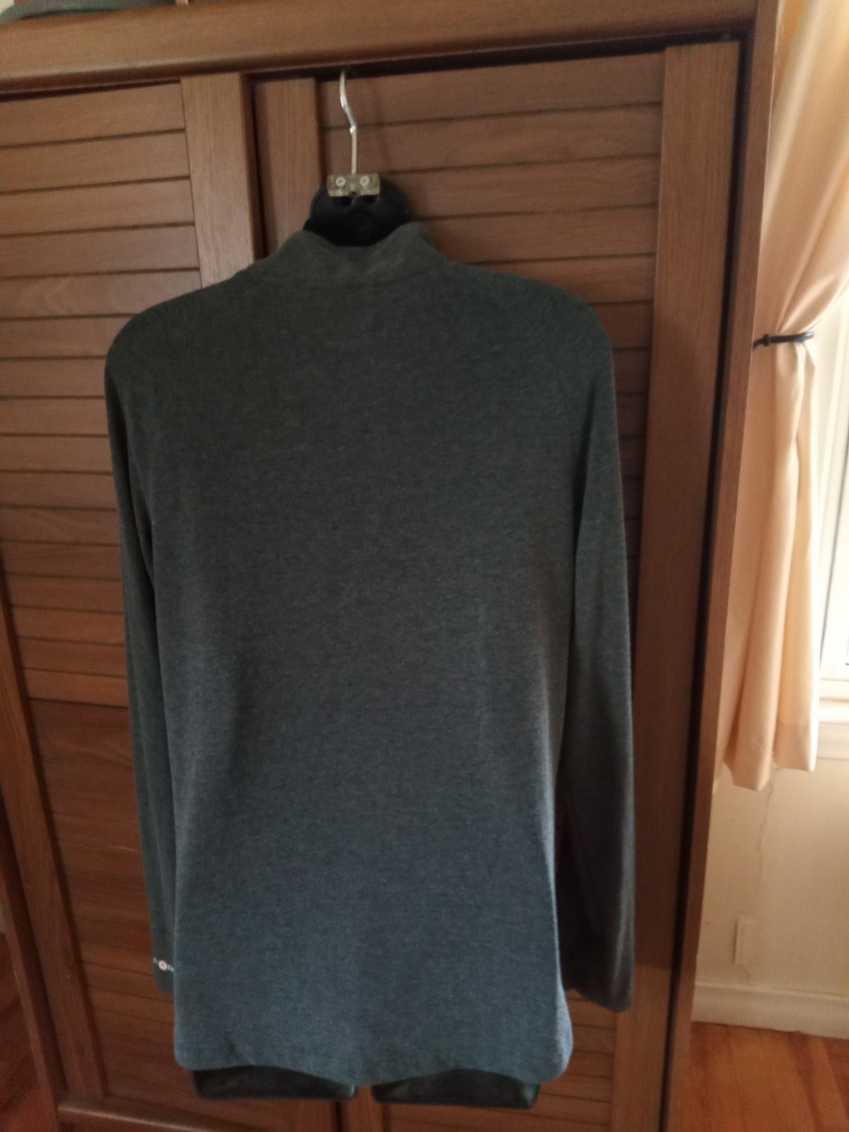 Carhartt Force Women’s Size M 8-10 Gray 1/4 Zip Long Sleeve Slightly Fitted Top