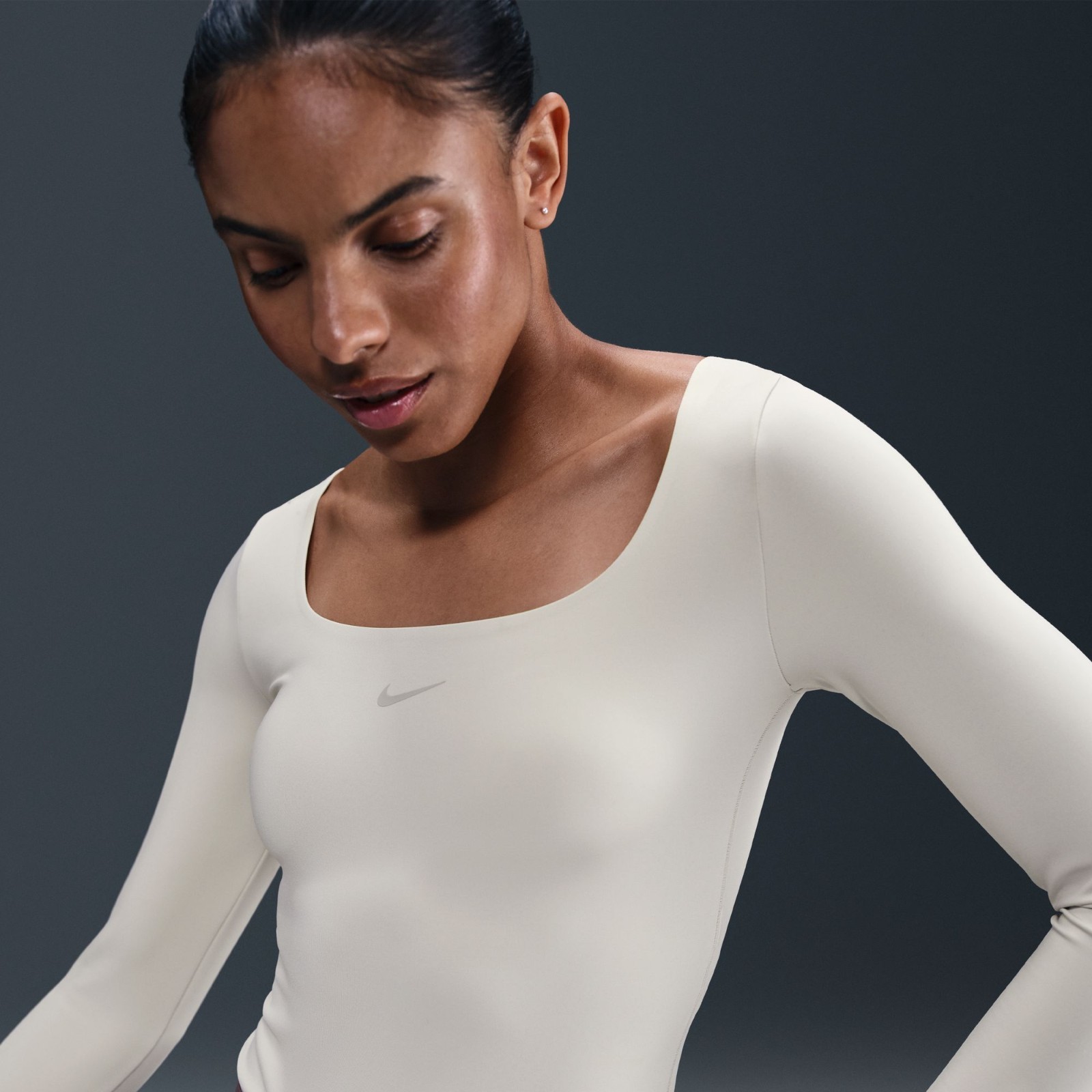 NEW Nike HQ8296-104 Form Stealth Evaporation LS Workout Bodysuit Women’s S