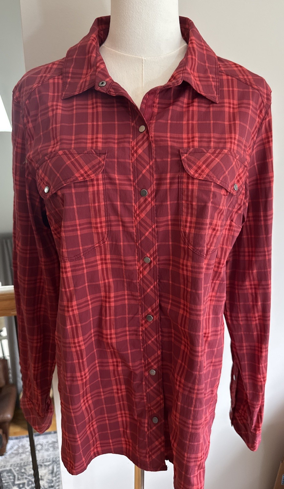 REI Women’s Size Large Long Sleeve Button Down Top Red Plaid