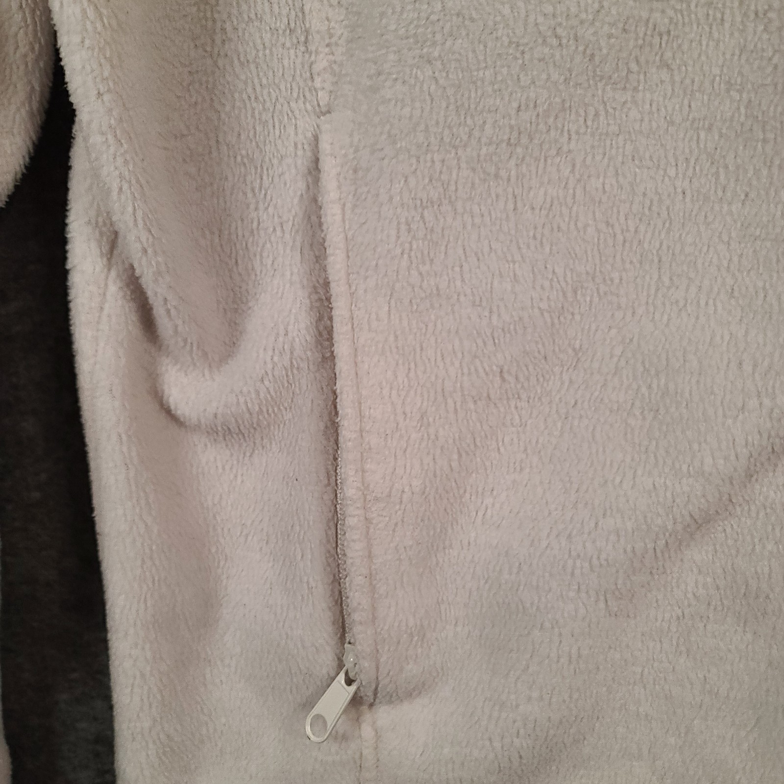 Columbia Women’s M Ivory Fleece Jacket with “Savvy Advertising Solutions, Inc”
