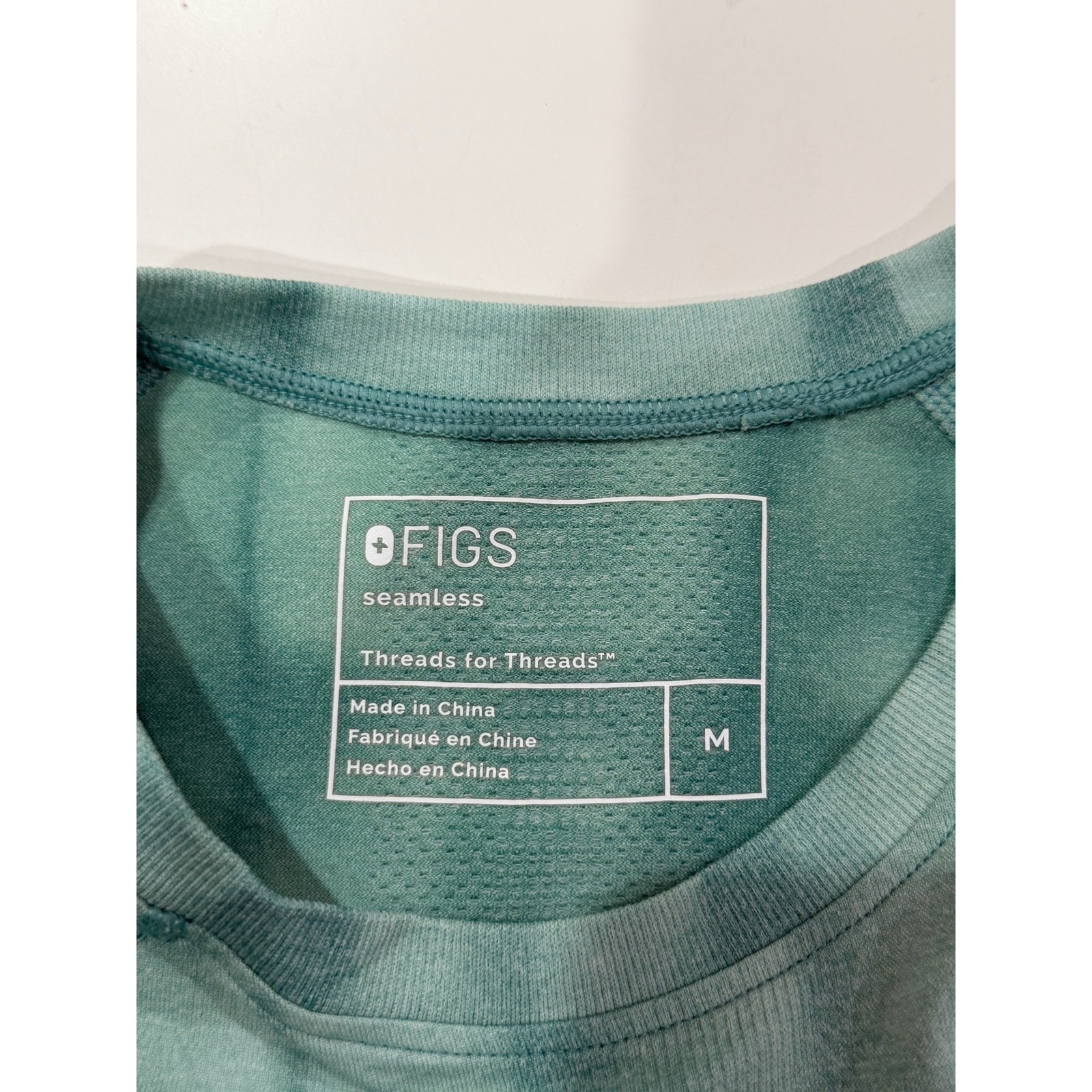 FIGS Seamless Casma Performance Long Sleeve Scrub Top Green Tie Dye Medium M