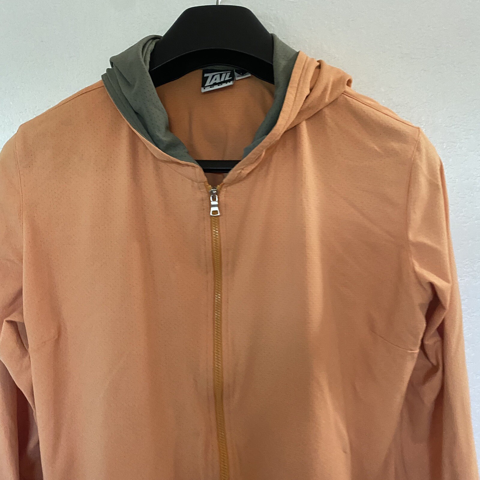 Tail Tech Women’s Light Peach Stretch Full Zip Hooded Light Jacket Size L