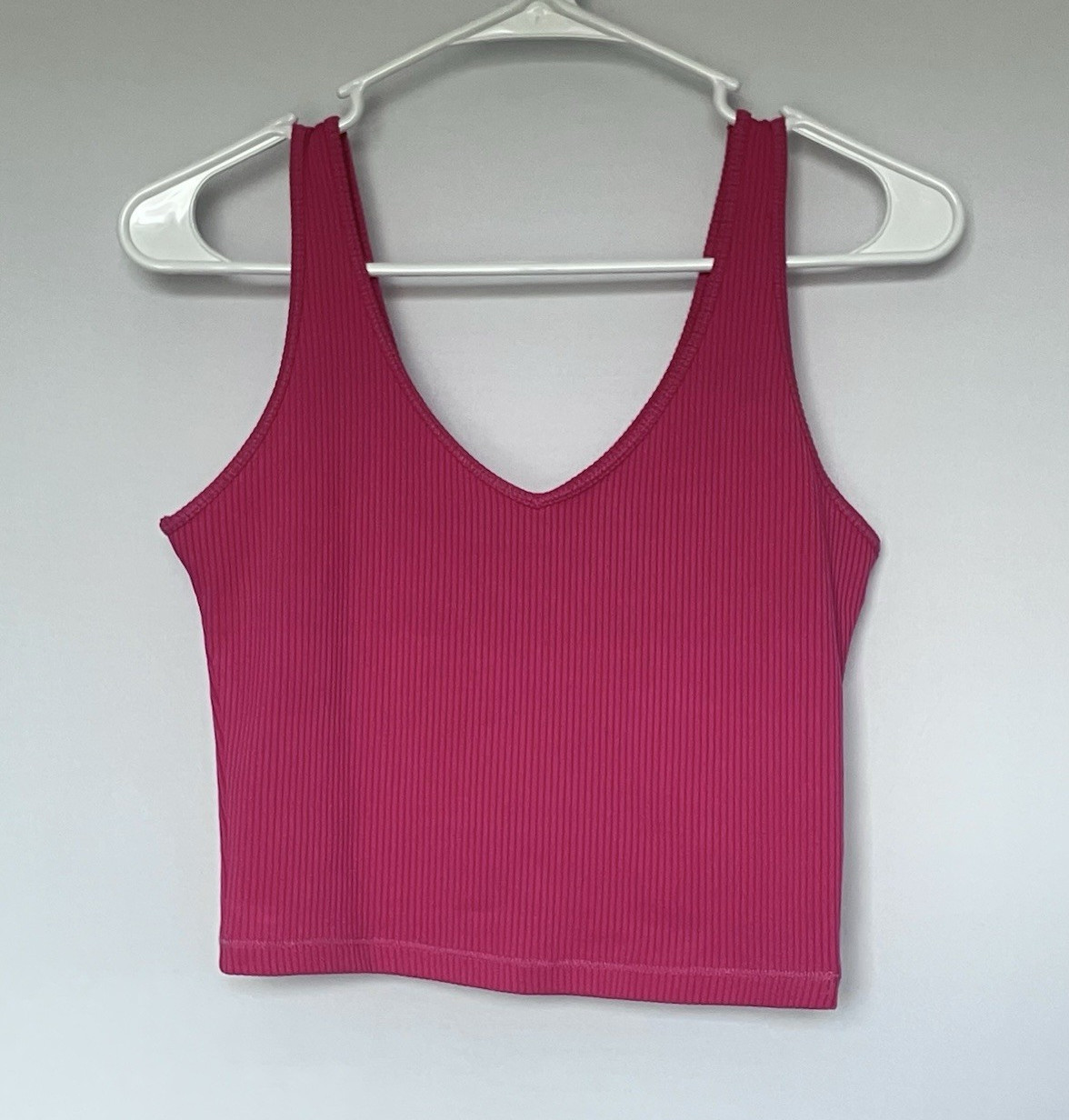 Hollister Must-Have Collection Pink Ribbed V-Neck Cropped Stretch Tank S