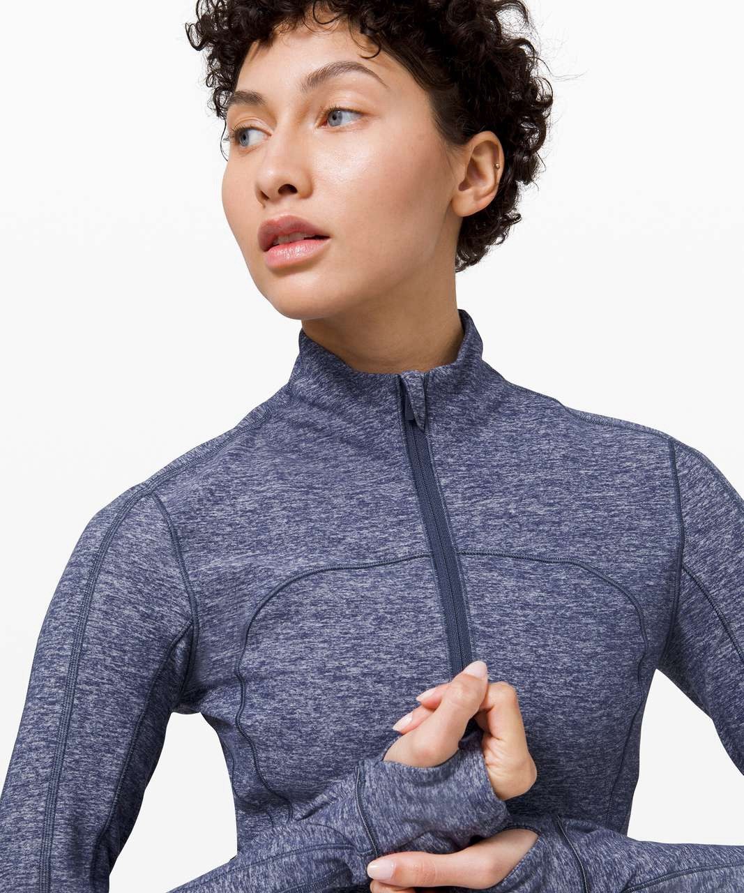 Lululemon Run Briskly 1/2 Zip pullover in a purple/blue heathered 8