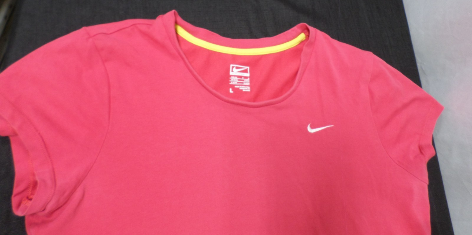 DESIGNER NIKE PERFORMANCE COTTON BLEND SHORT SLEEVE WOMEN’S CUT RED SHIRT LARGE