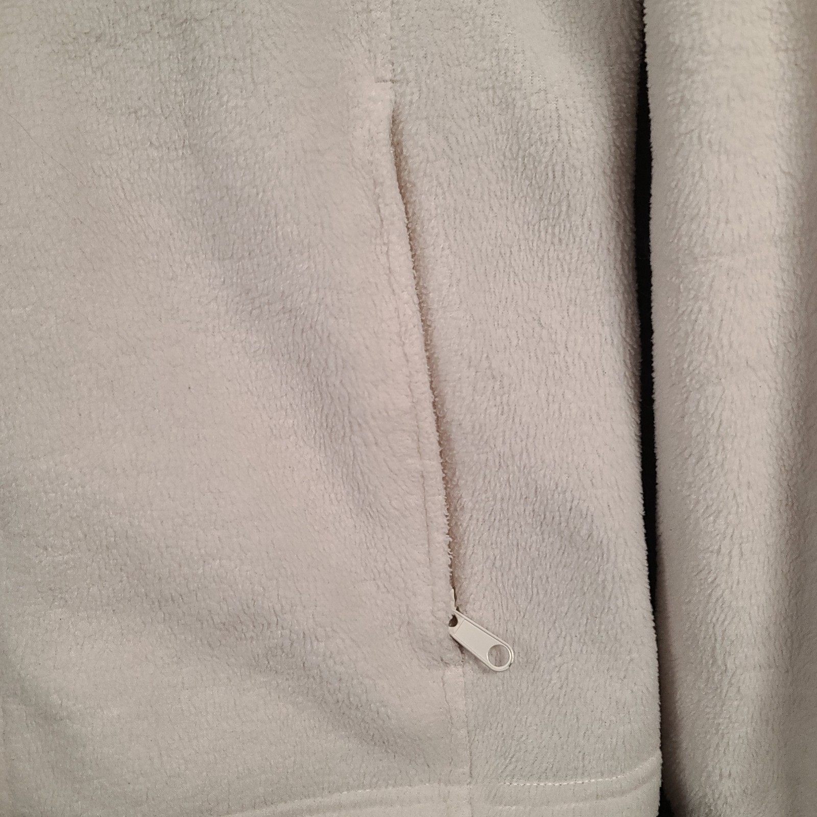 Columbia Women’s M Ivory Fleece Jacket with “Savvy Advertising Solutions, Inc”
