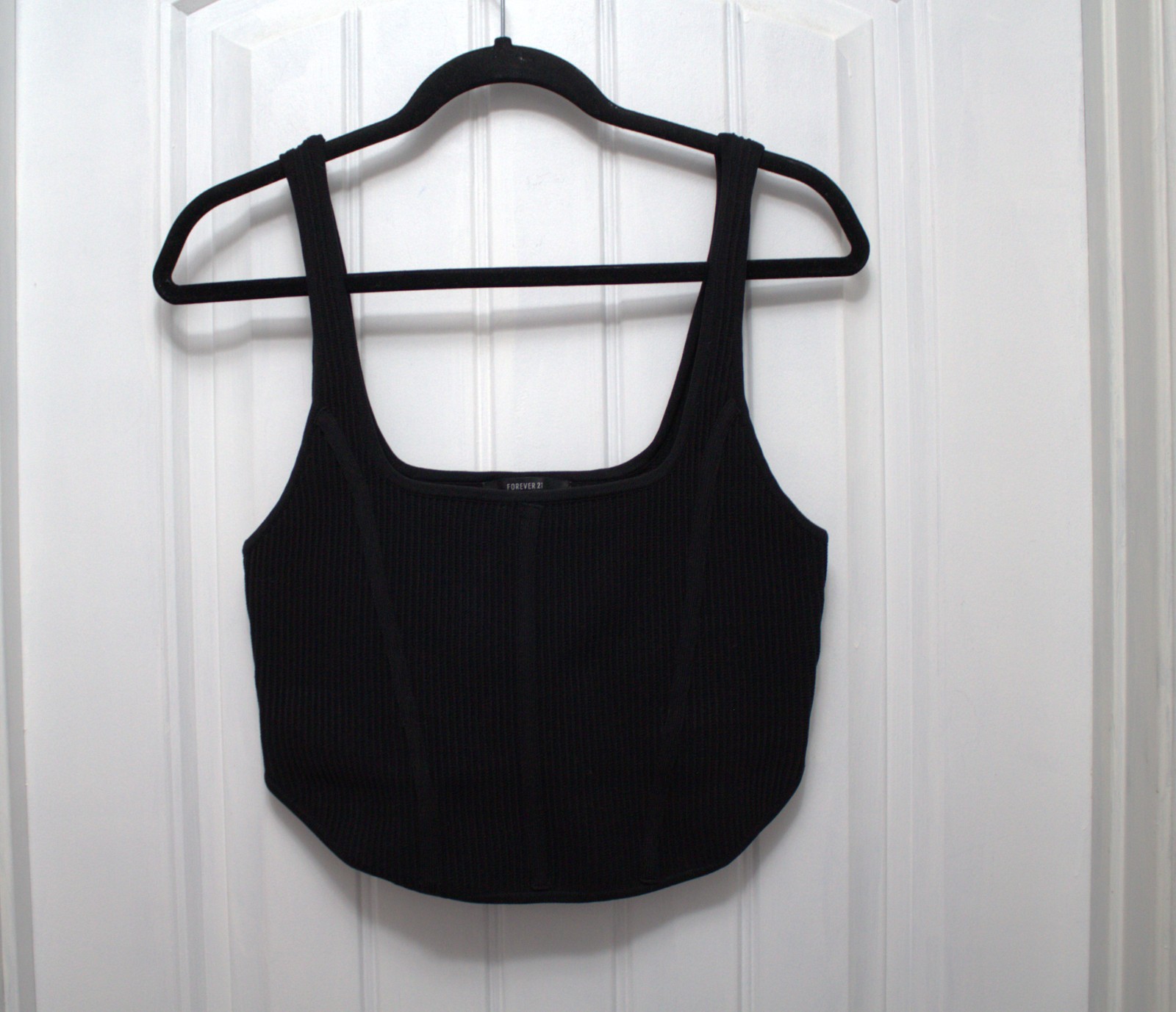 FOREVER 21 Ribbed Fitted Tank Sz L Black Stretch Crop (27-15)