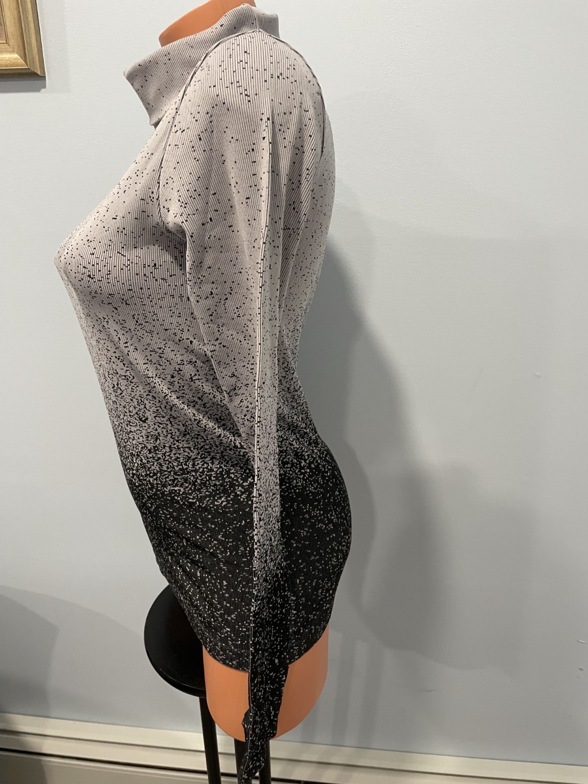Athleta Flurry Base Layer Turtleneck – Size M – Black, Grey White Ombre Fade