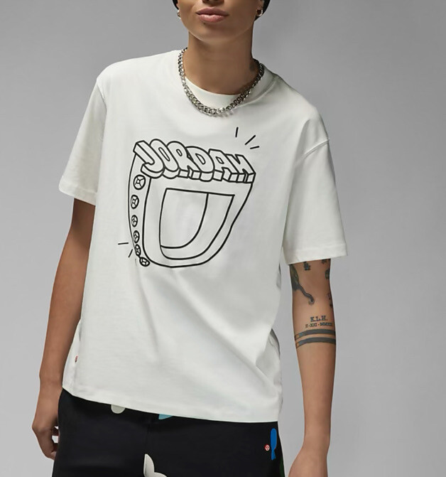 NWT$50 Jordan Artist Series Mia Lee Women’s T-Shirt DQ4593 loose fit off white S