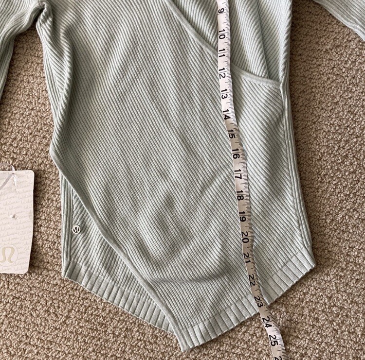 LULULEMON Wrap It Back Sweater Cashmere Define Reversible Sea Green Size 4 EUC