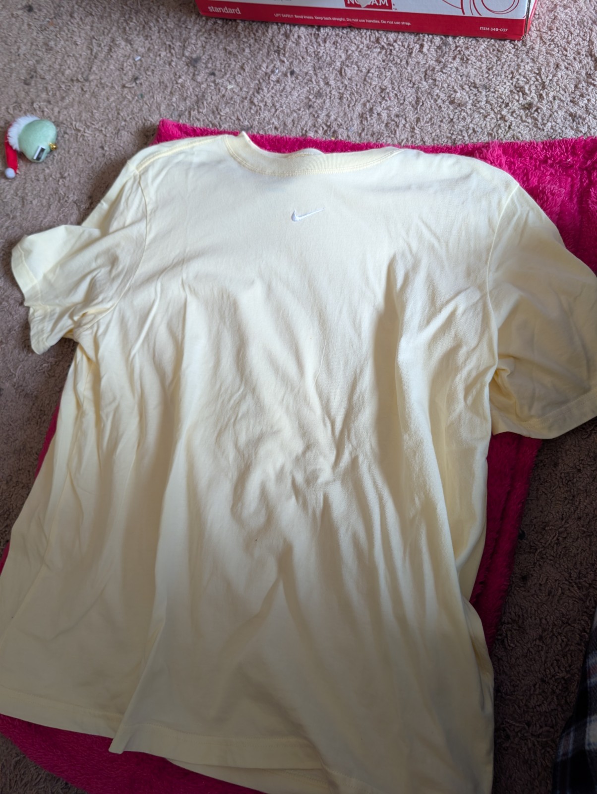 Nike Women’s Activewear T-Shirt Mini Swoosh Logo Pastel Yellow Loose Fit