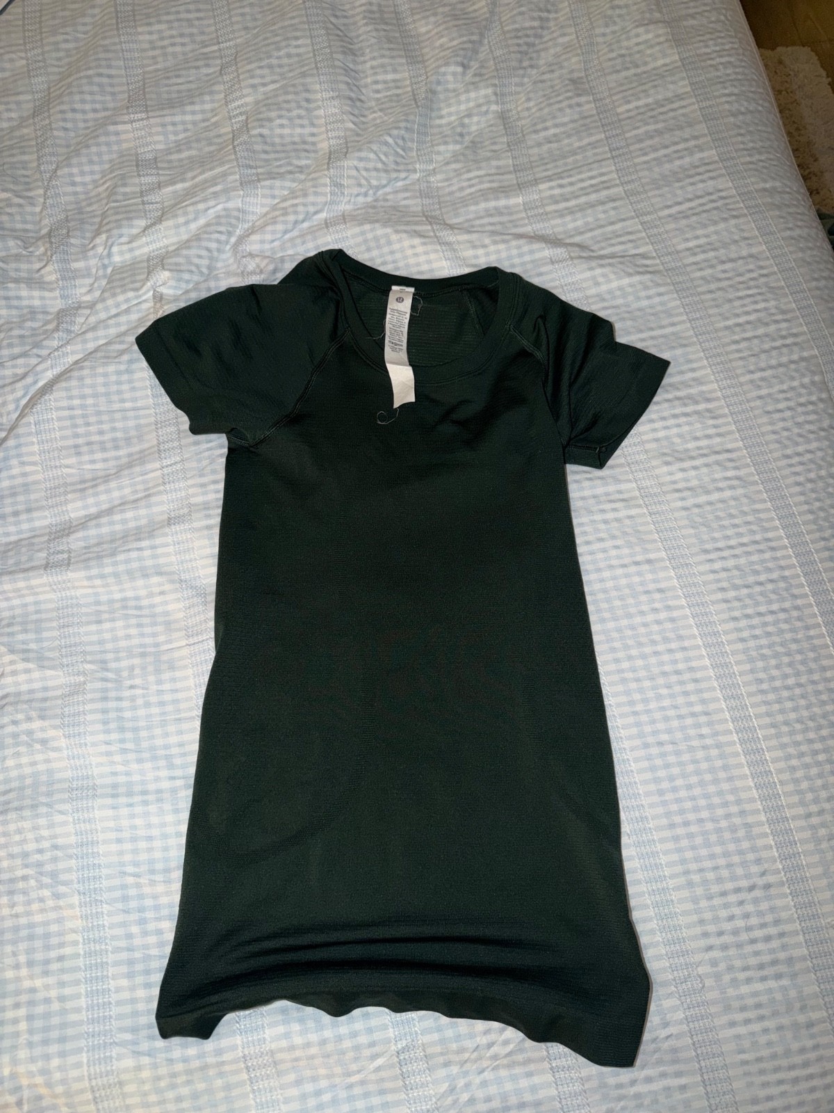 Lululemon Swifty Tech Womens size 0 worn once