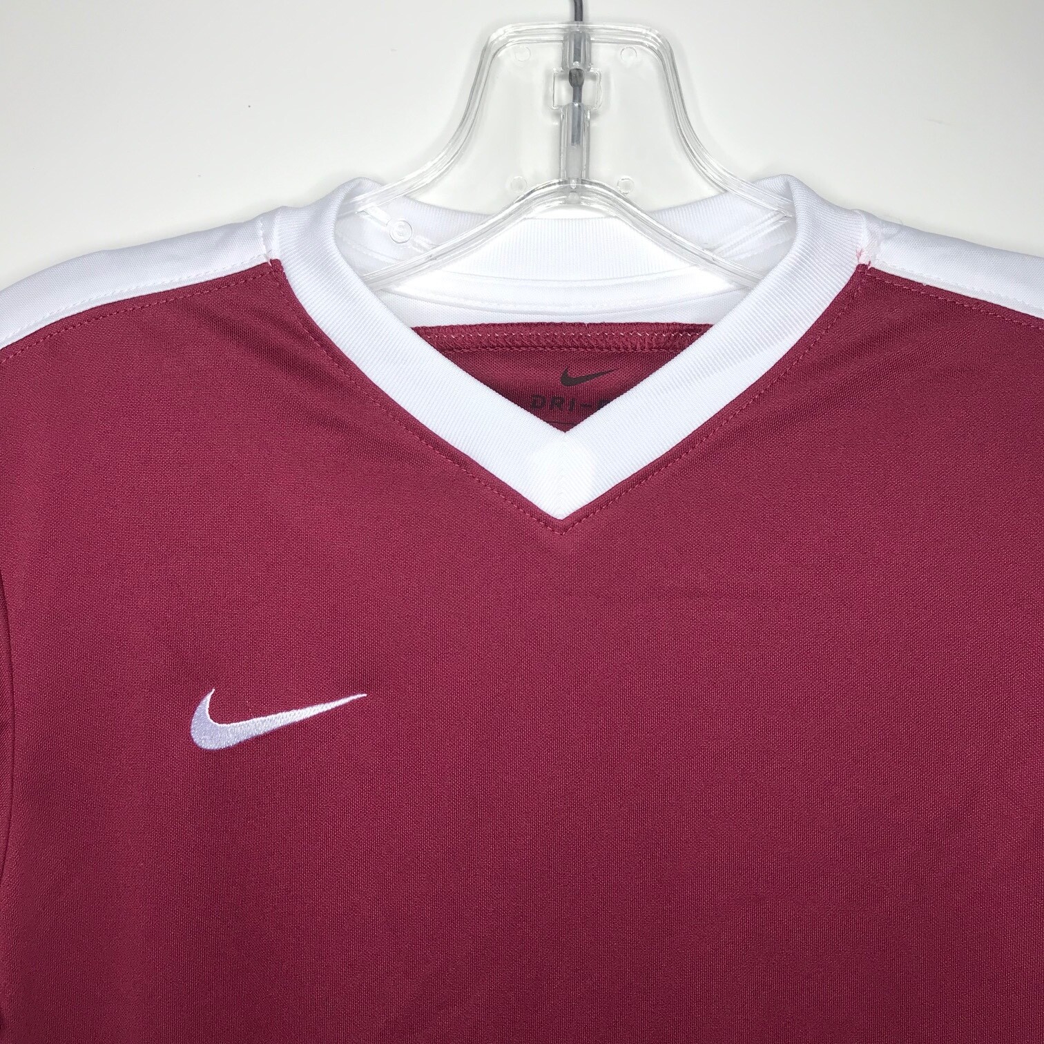 Nike Dri Fit Women’s Soccer Jersey Shirt Size Small Burgundy White 725950-692
