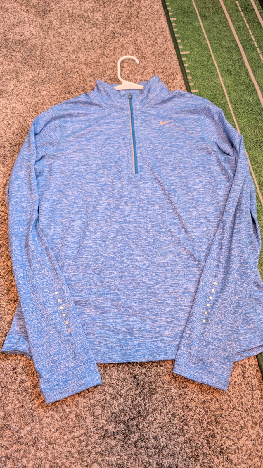 Nike Running Top Womans Medium Element 1/2 Zip Pullover Active Outdoors Stretch