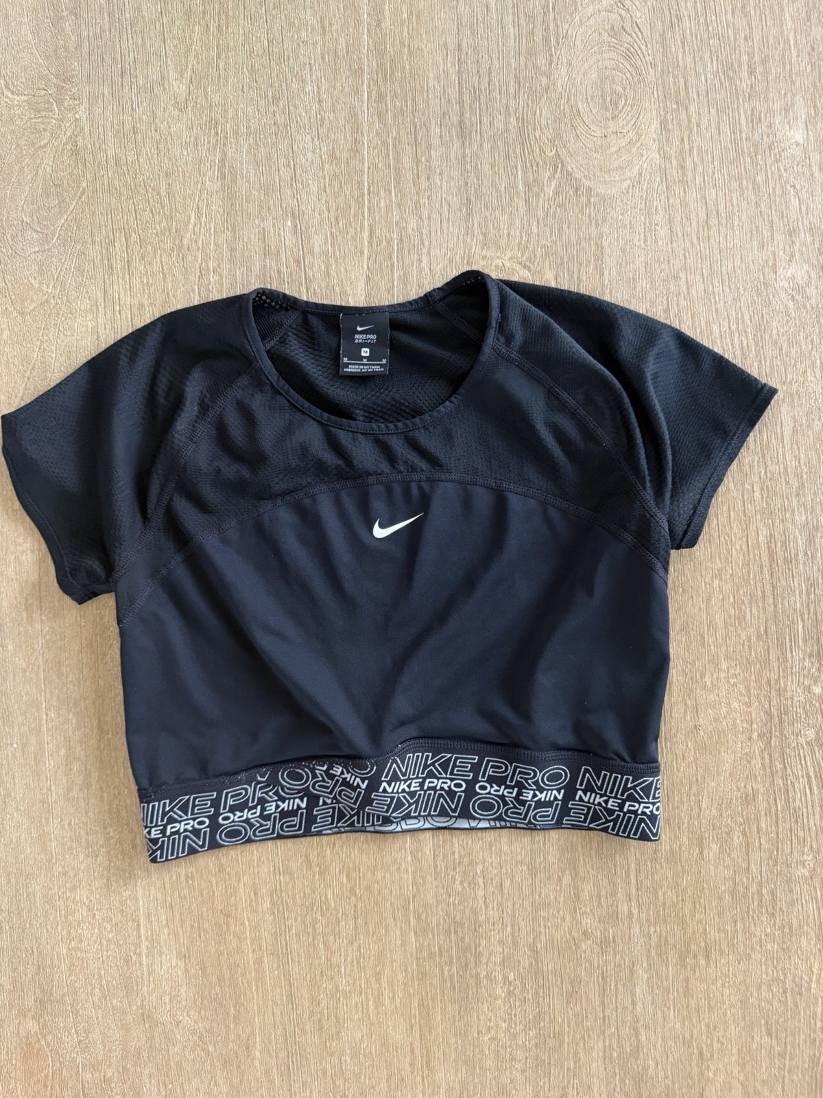 Nike Women’s Black Pro Crop Short Sleeve Top