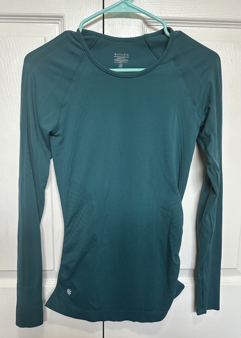 Athleta Speedlight Long sleeve XS, Like Figs Underscrub Thumb holes Fitted Layer