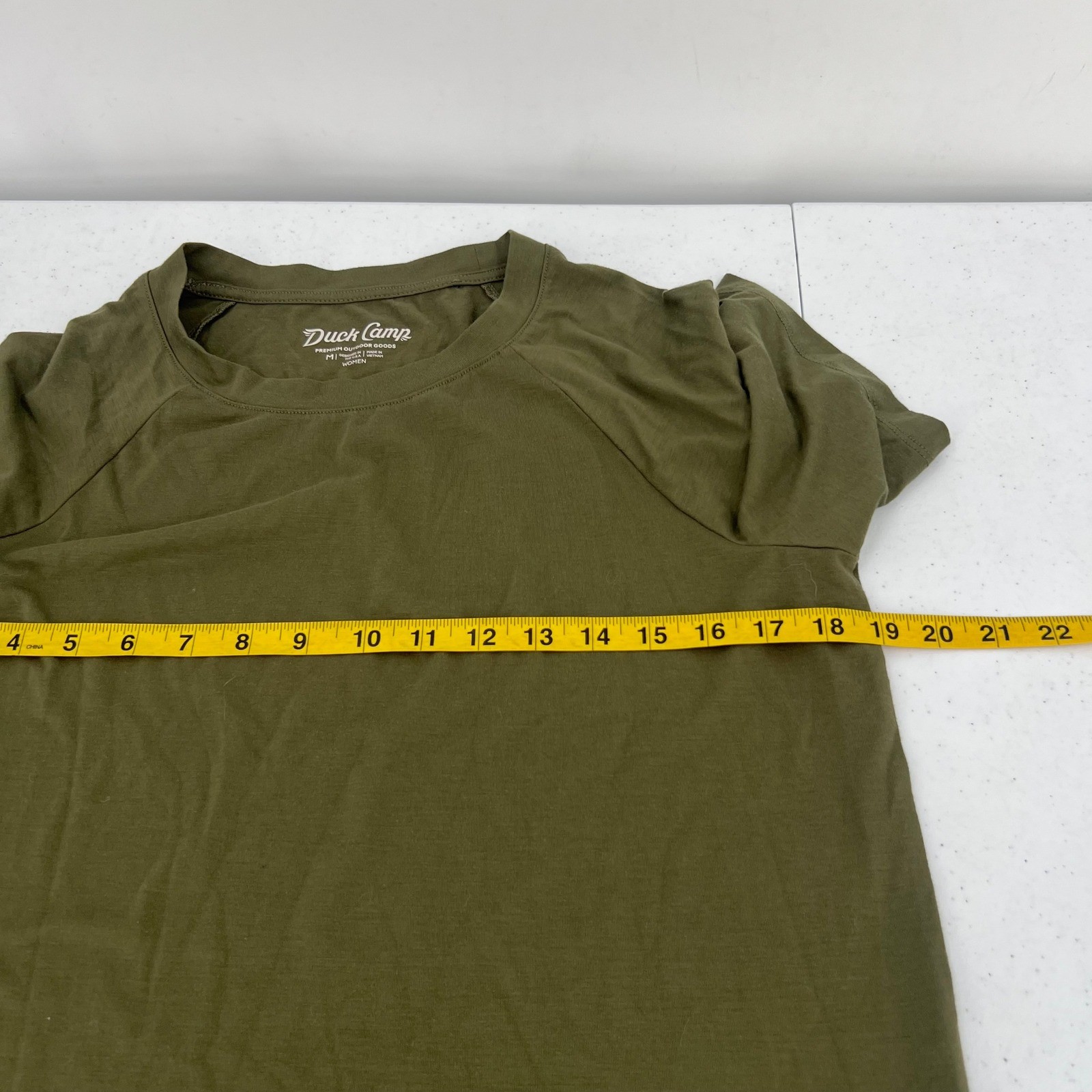 Duck Camp Olive Green Performance Tee Medium M Bamboo Blend Hiking