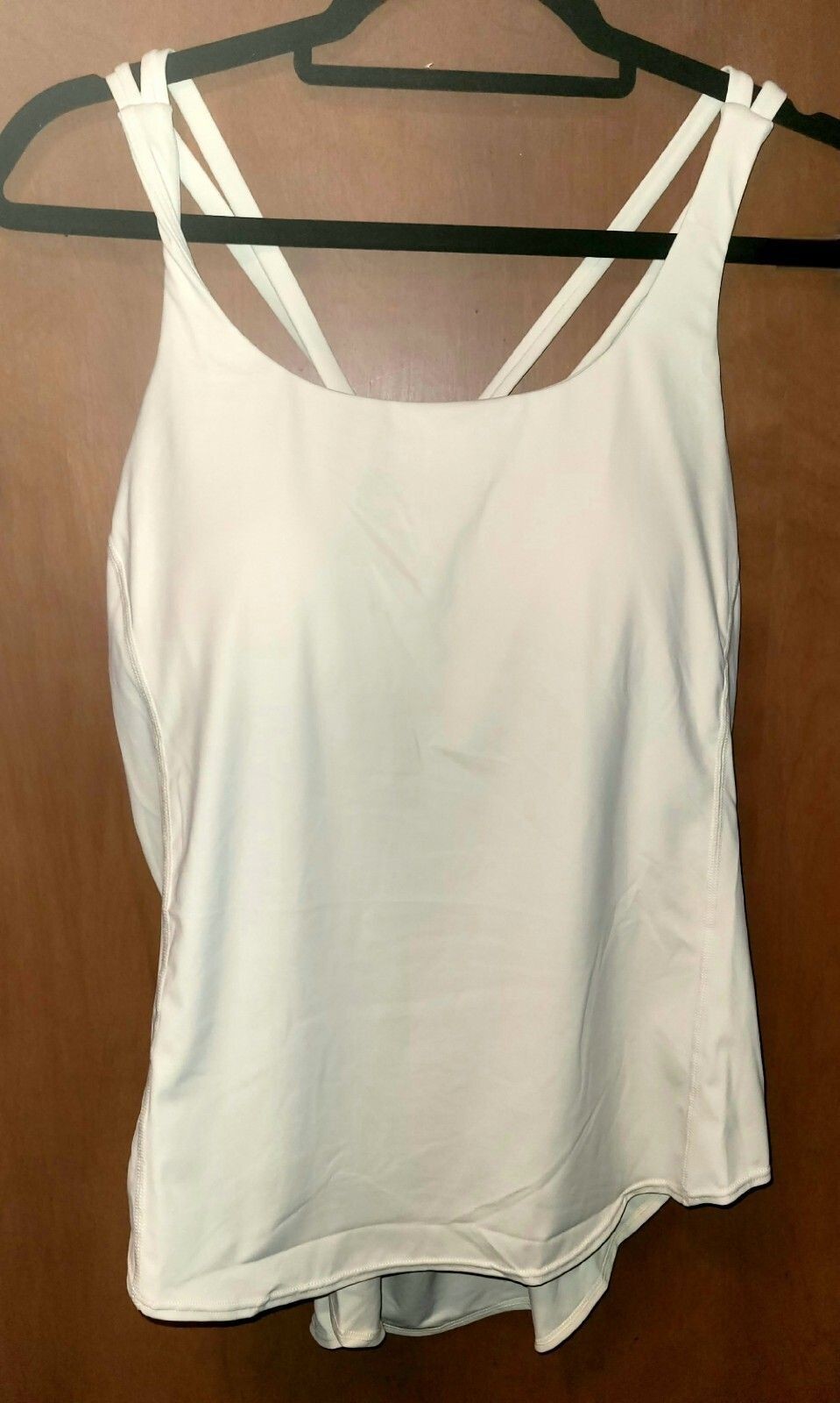 Halara UltraSculpt Round Neck Curved Hem Workout Tank Top Size M/A-D Cups NWT