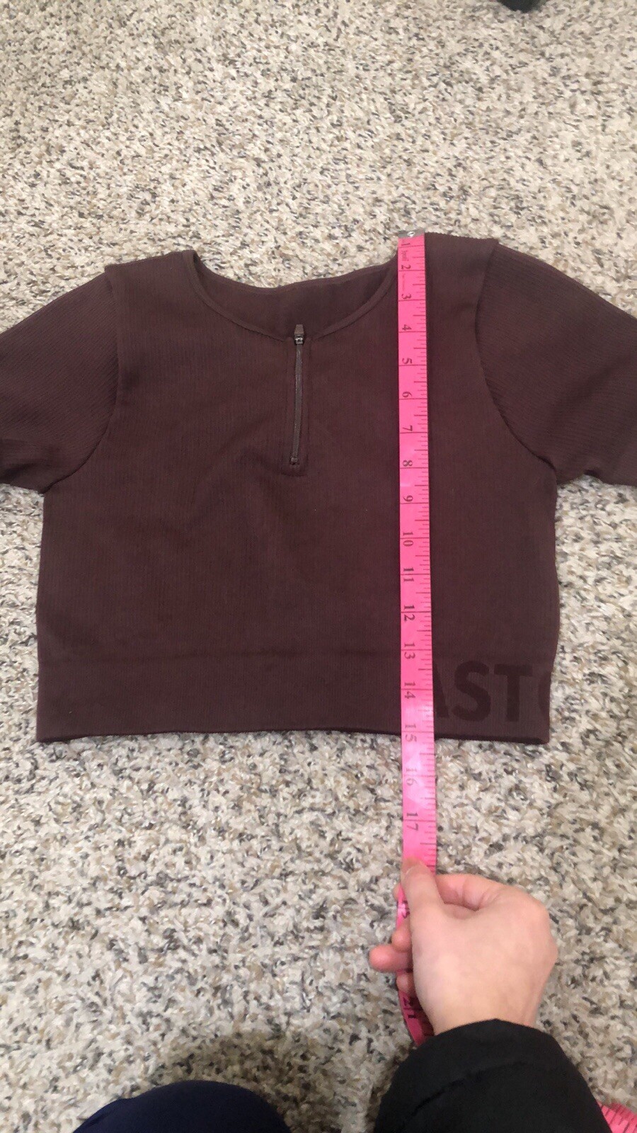 Astoria Seamless Ribbed Series Zip Quarter-Sleeve Crop Top Size Medium Espresso