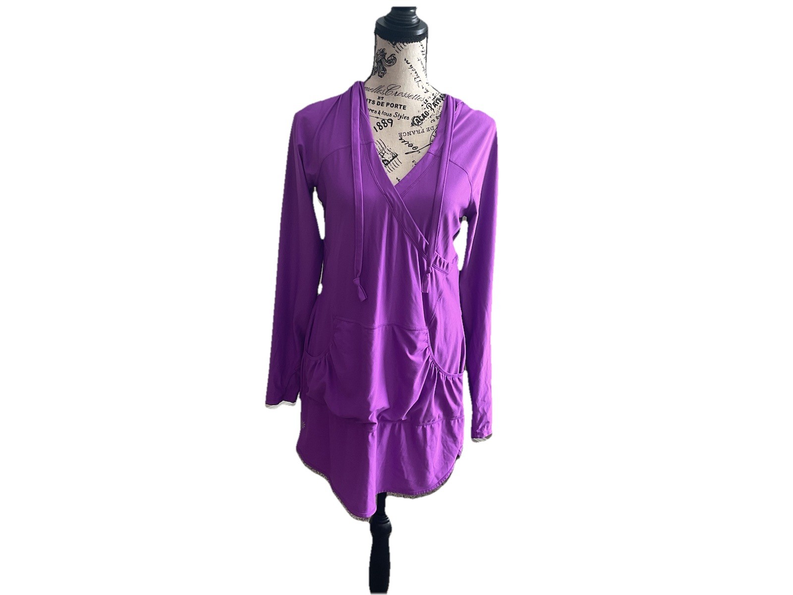 Athleta Magenta Atheltic Dress Top Size Small Long Sleeve Hood Pockets Walking