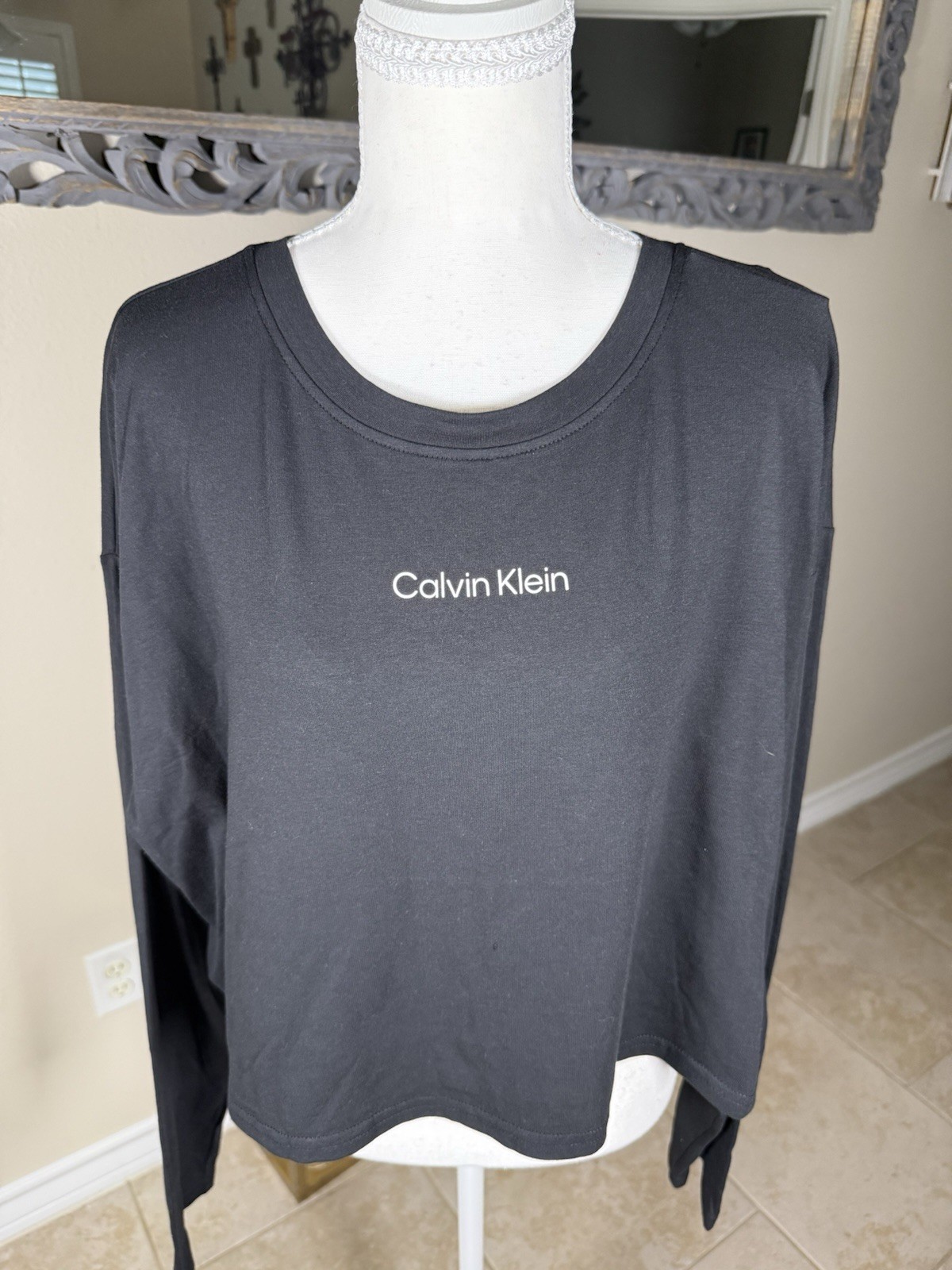 Calvin Klein Performance Crop Top Large Black Long Sleeve Moisture Wicking NWT