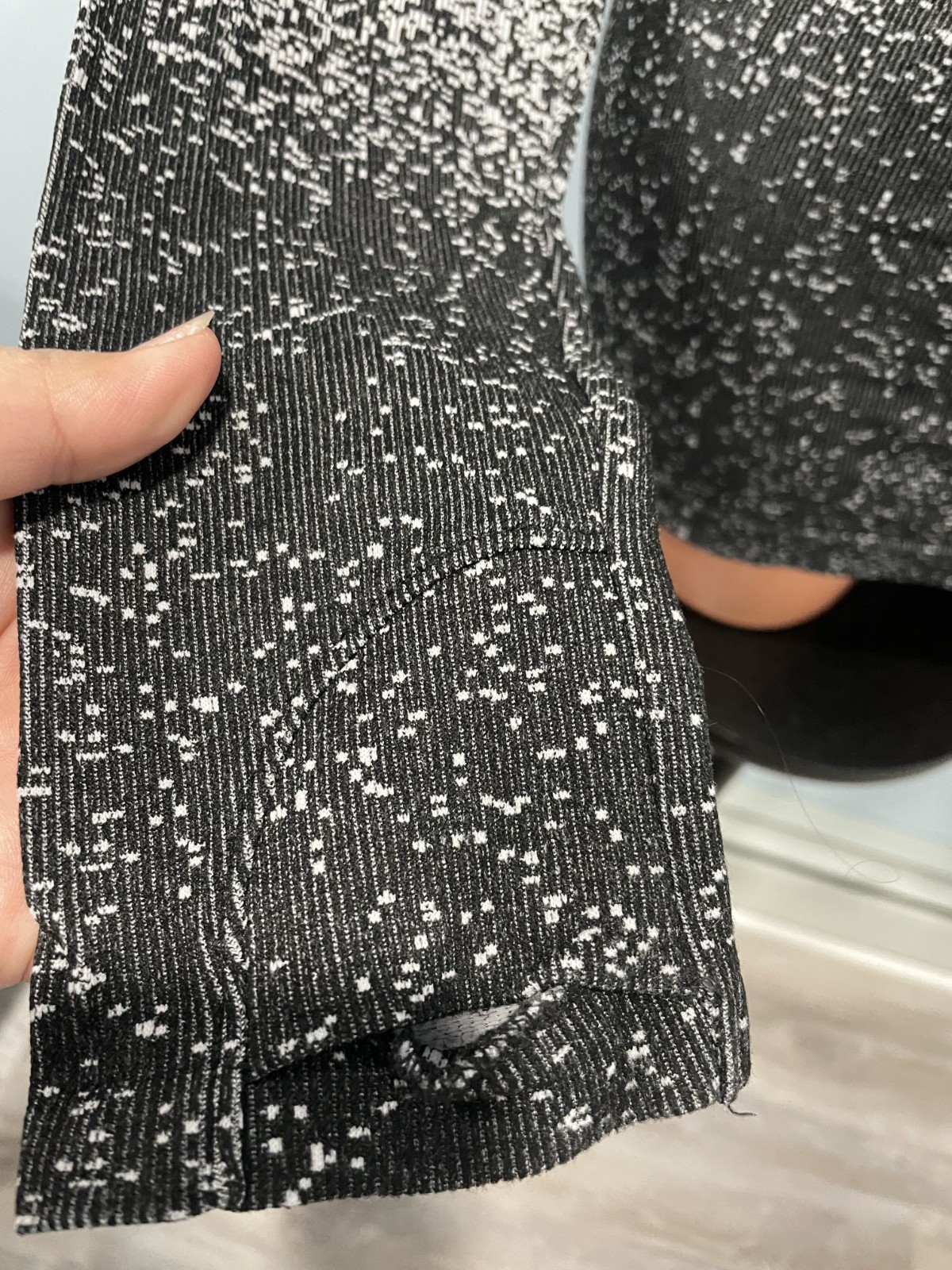 Athleta Flurry Base Layer Turtleneck – Size M – Black, Grey White Ombre Fade