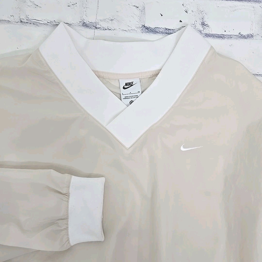 Nike Essential Top Womens Small Loose UV Woven Cream Long Sleeve V Neck Sports