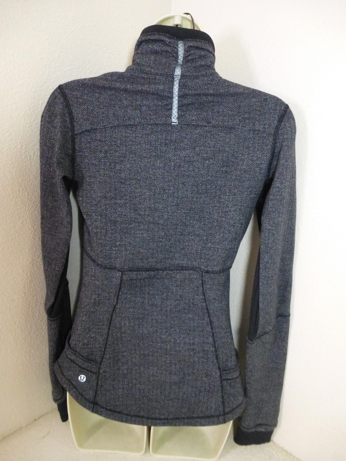 Lululemon Pullover Womens 6 Base Runner Gray Herringbone Half Zip Thumbholes