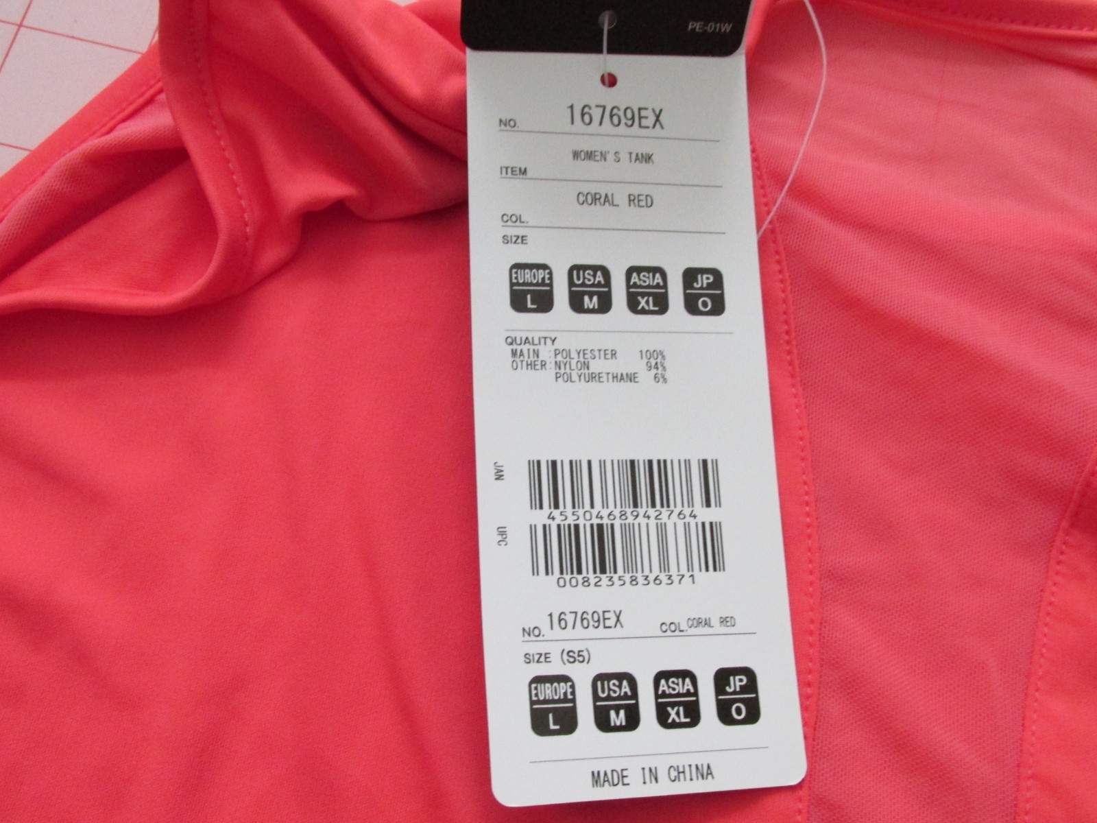 NWT Yonex Coral Red Split side Top size M UPC008235836371