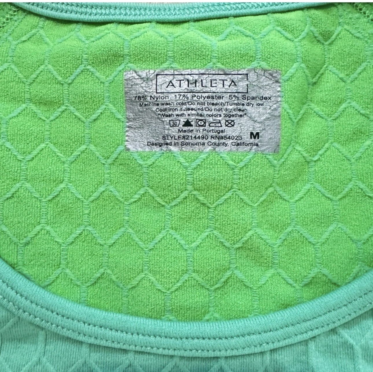 Athleta women’s Seamless Sequence Tee in size Medium