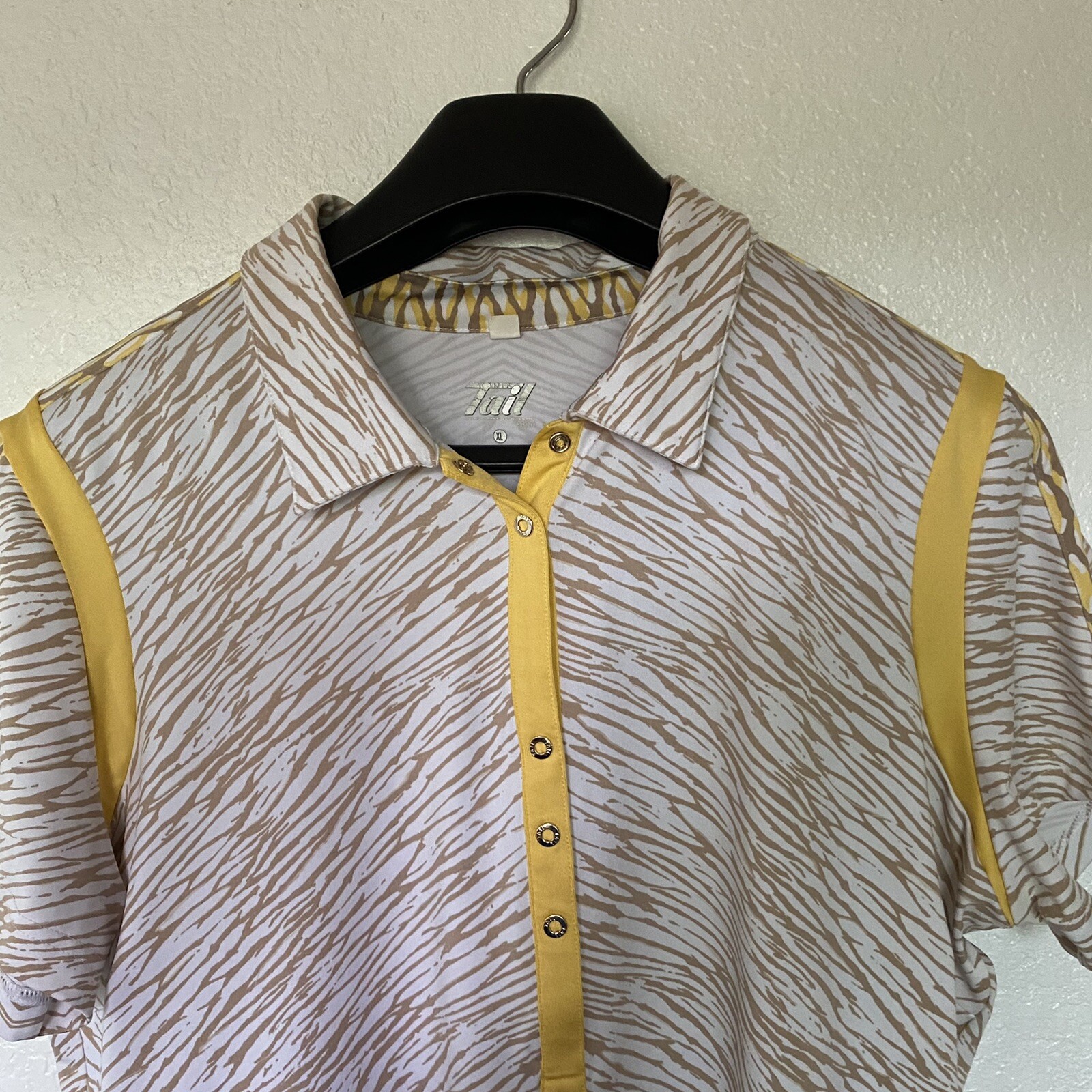 Tail Tech Womens Tans/Yellow/White Artsy Short Sleeve 1/4 Snap Activewear Top M